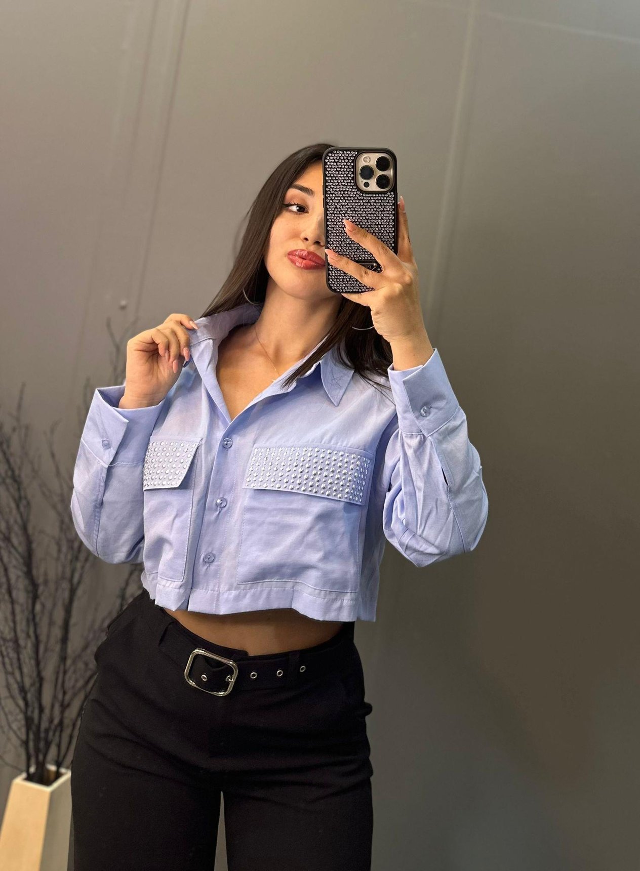 Mavi Zımbalı Crop Gömlek