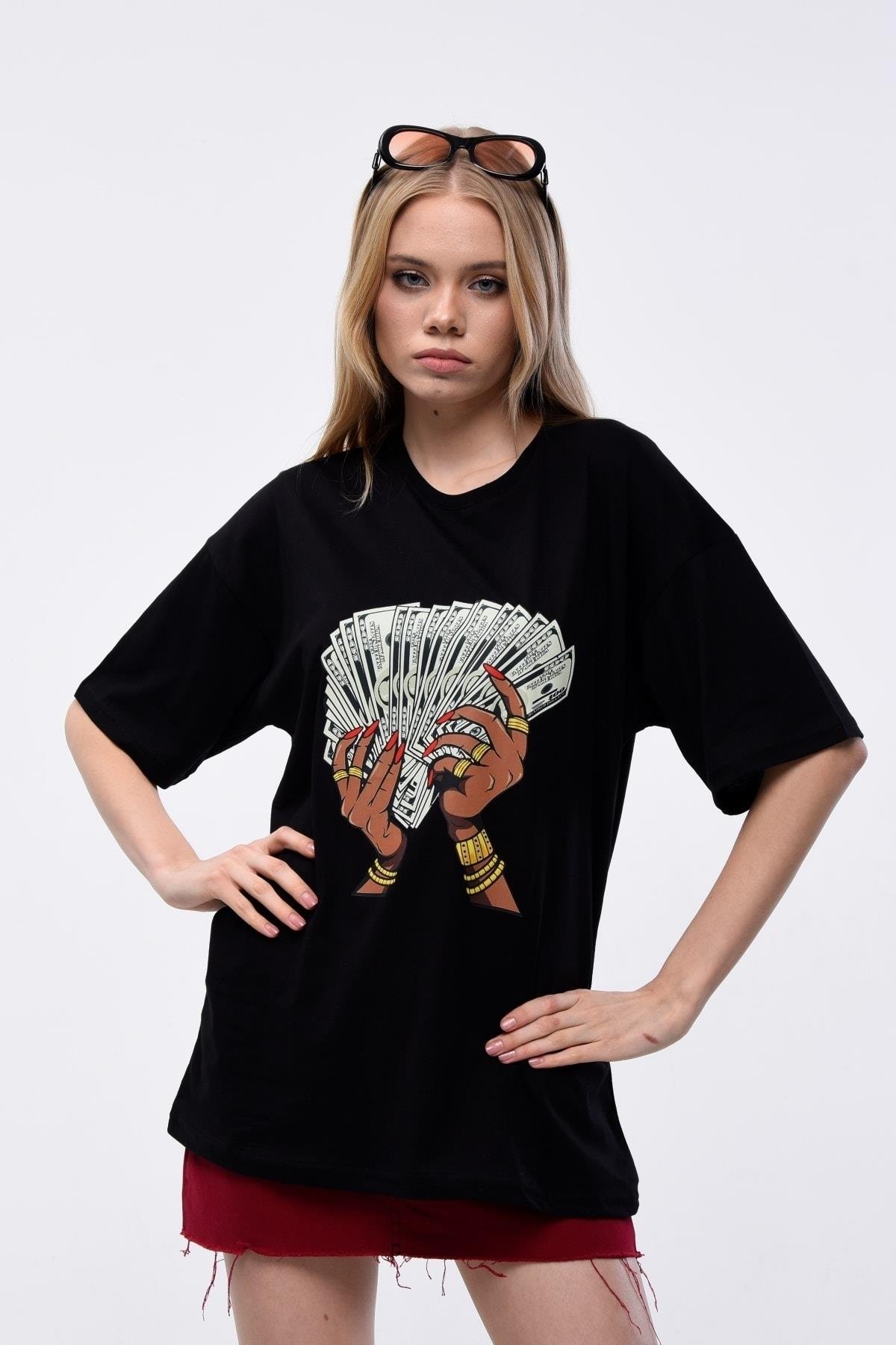 Kadın Dollar In My Hand Baskılı Oversize T-shirt