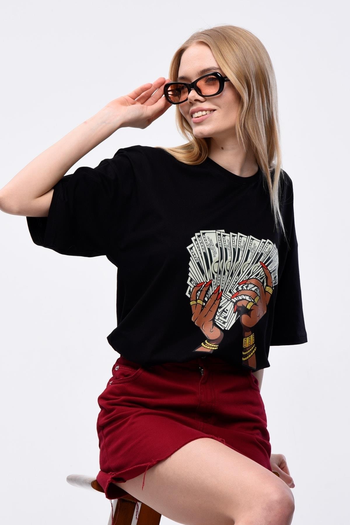 Kadın Dollar In My Hand Baskılı Oversize T-shirt