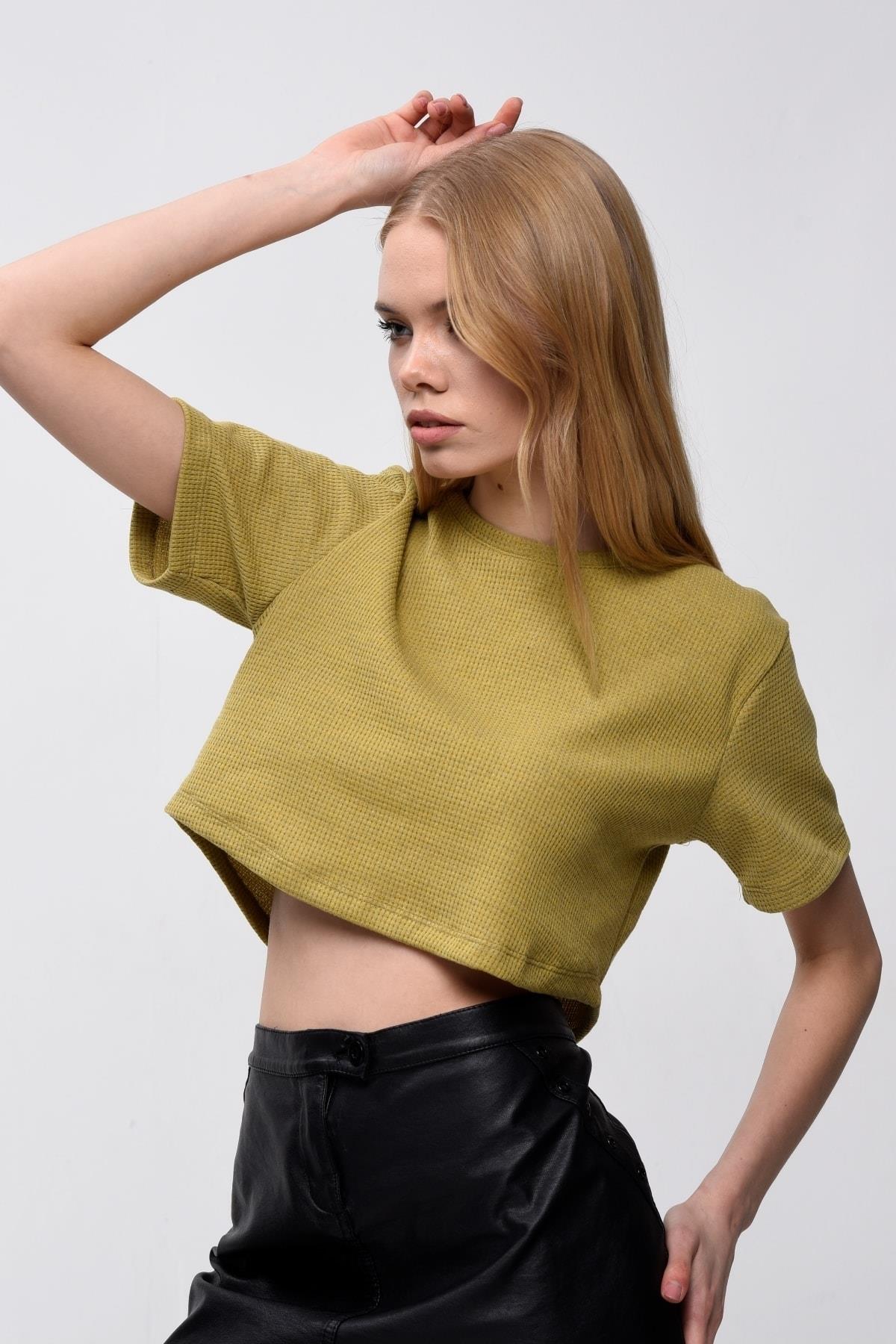 Kadın Waffle Dokulu Bisiklet Yaka Oversize Crop T-shirt