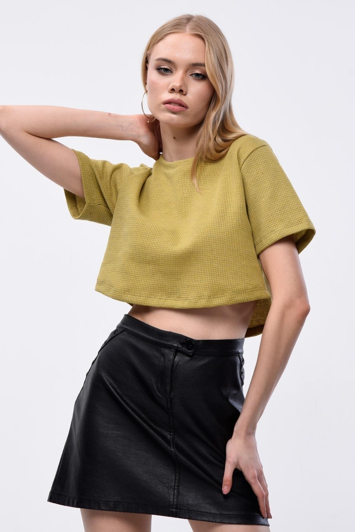 Kadın Waffle Dokulu Bisiklet Yaka Oversize Crop T-shirt