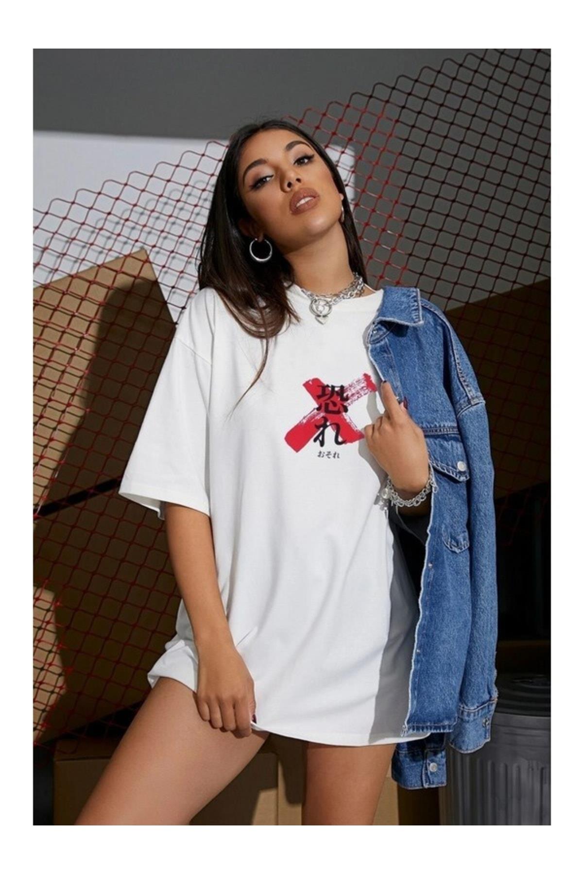 Unisex Oversize Osaka Baskılı Salaş Kesim T-shirt