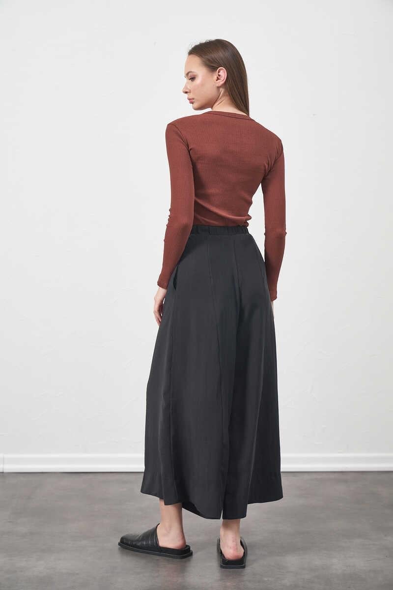 modal-pantolon-etek-siyah-8e7c6e.jpg