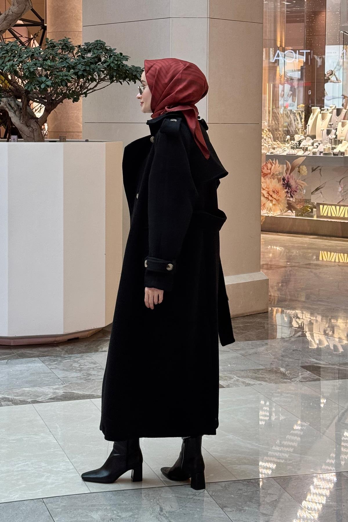 Uzun Apolet Detaylı Kaşe Kaban Siyah