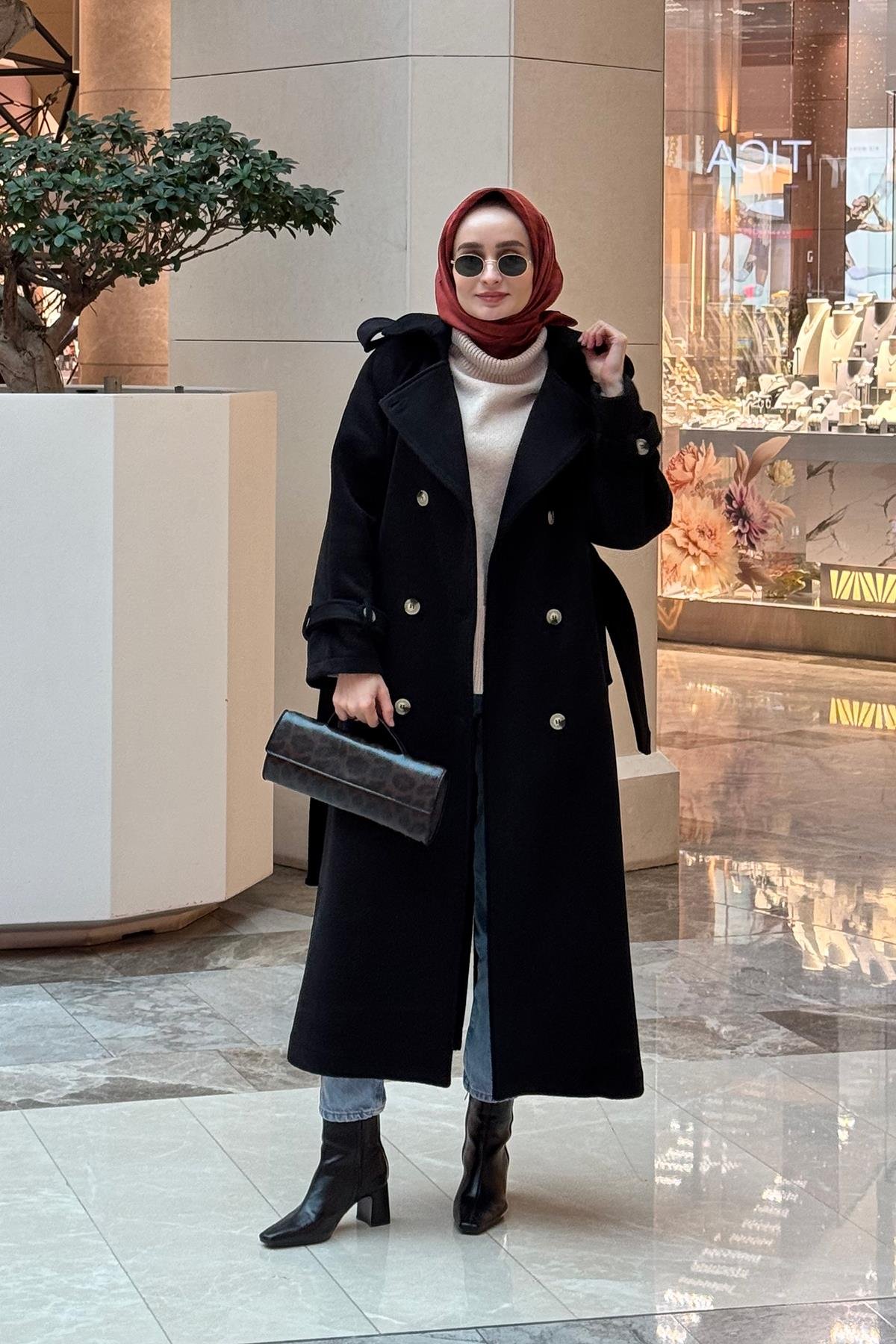 Uzun Apolet Detaylı Kaşe Kaban Siyah