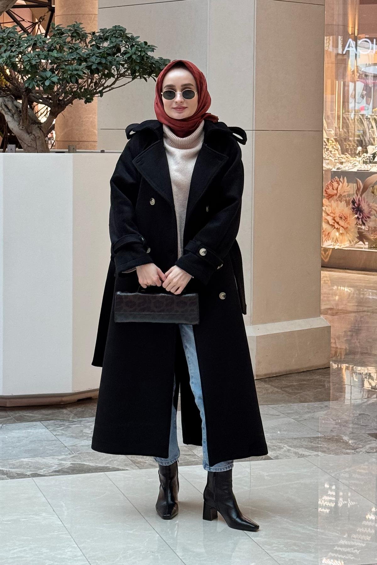 Uzun Apolet Detaylı Kaşe Kaban Siyah