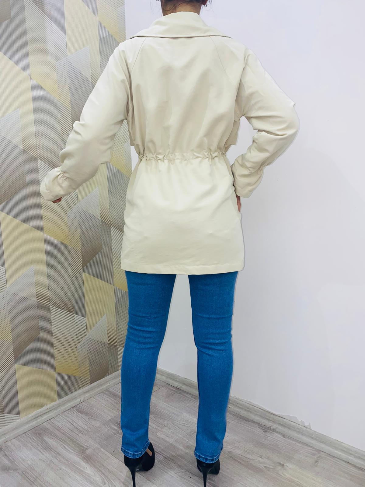 Beli Lastik Detay Bağlamalı Trençkot Bej