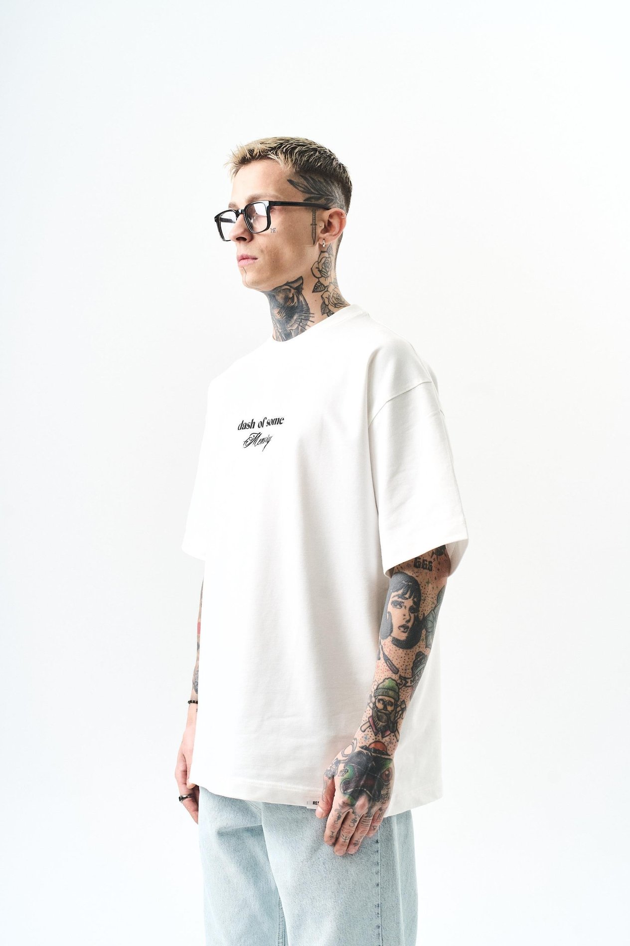 Eight Kabartma Baskılı Oversize T-shirt Beyaz