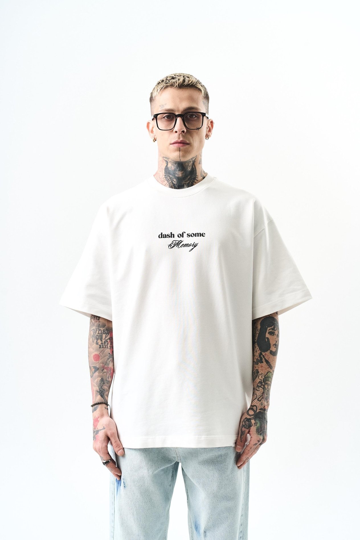 Eight Kabartma Baskılı Oversize T-shirt Beyaz