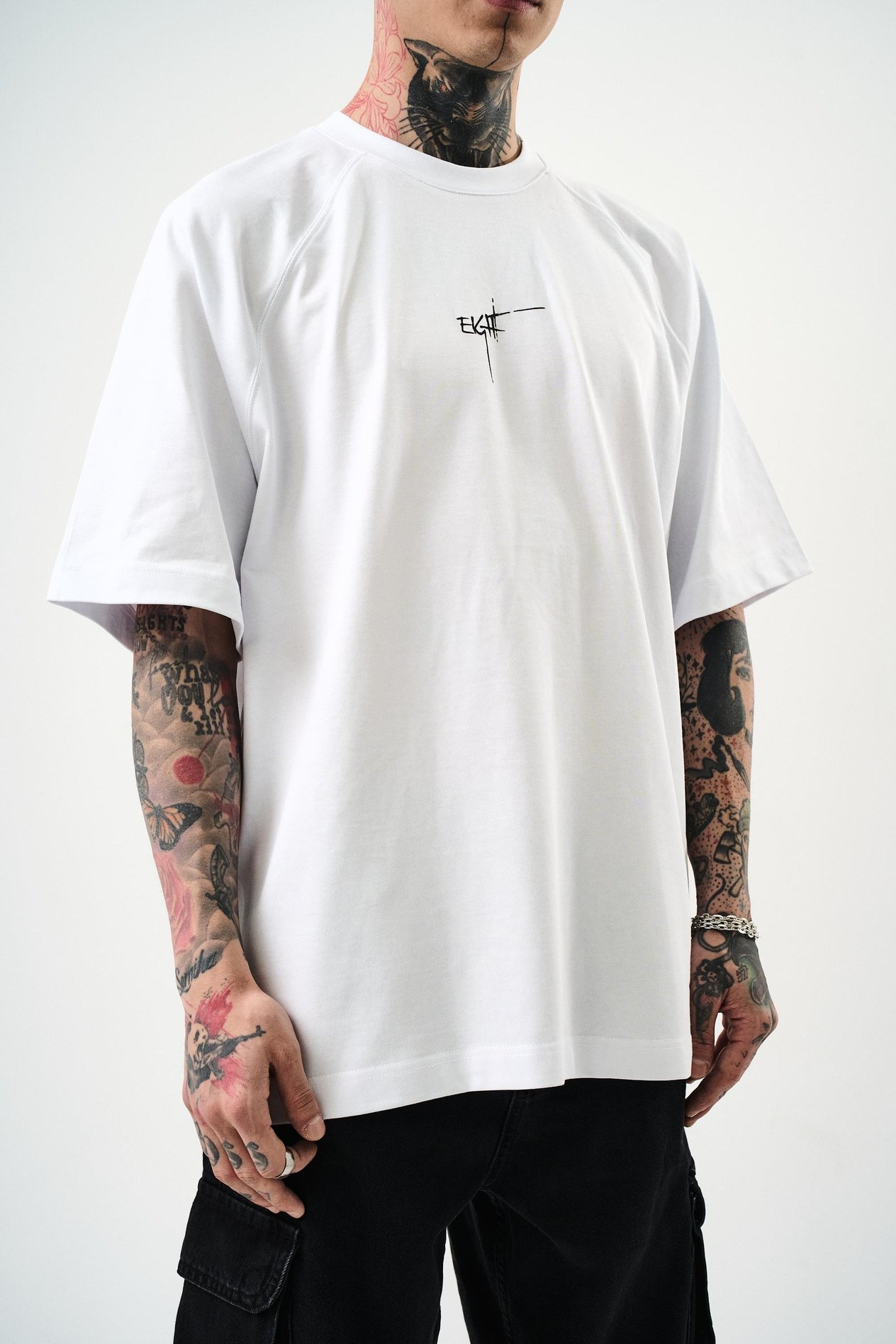 Eight Kabartma Baskılı Oversize T-shirt Beyaz