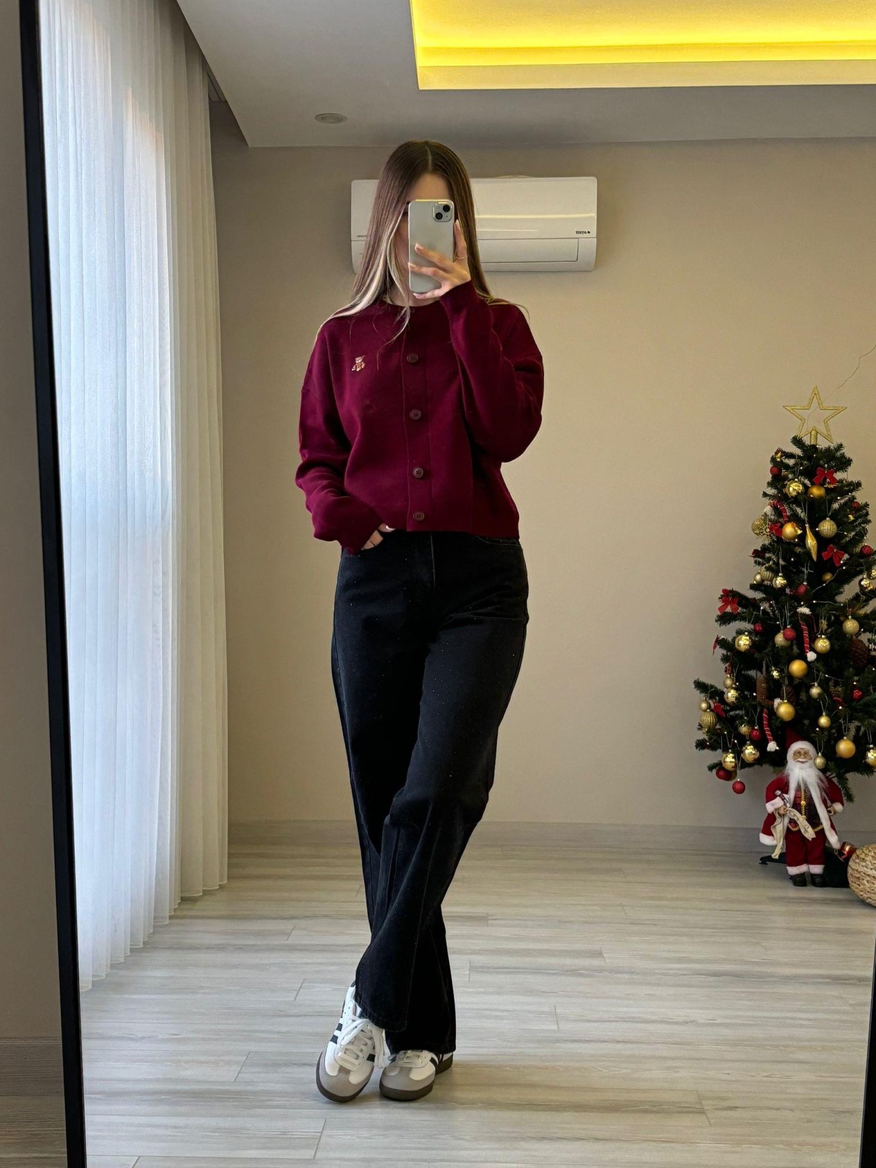 Bordo Düğmeli Ayıcık İşlemelş Hırka
