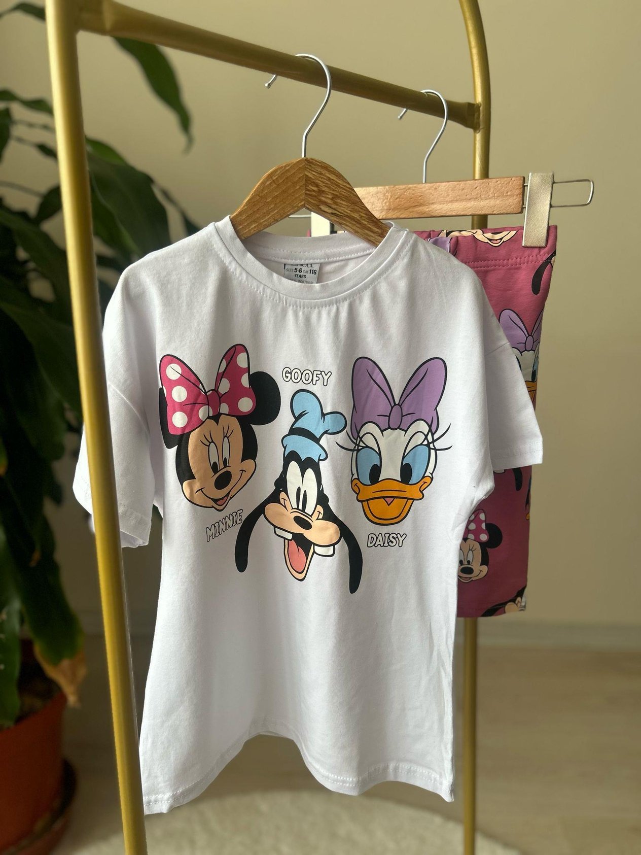 Minnie ve Arkadaşları Baskılı Şortlu Takım