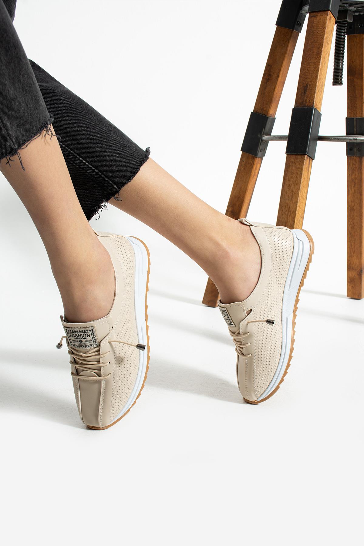 Bej Bağcıklı Spor Ayakkabı Comfort Yumuşak Tabanlı Bağcıklı Snekaer