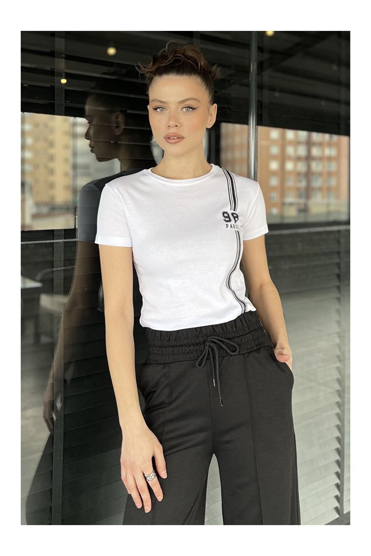 98 Paris Baskılı Crop TshirtKADIN T-SHİRT