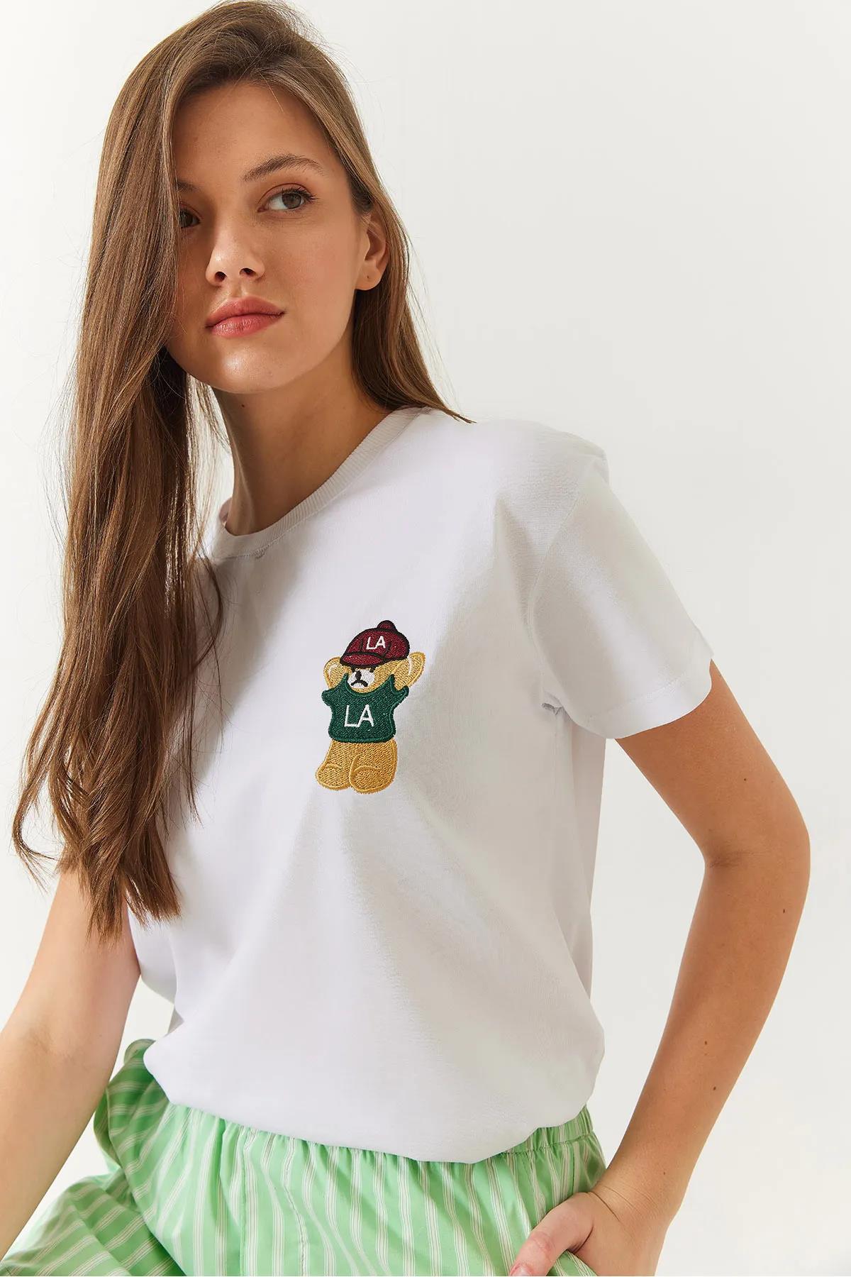 Ayıcık Nakışlı İki İp Oversiz TshirtKADIN T-SHİRT