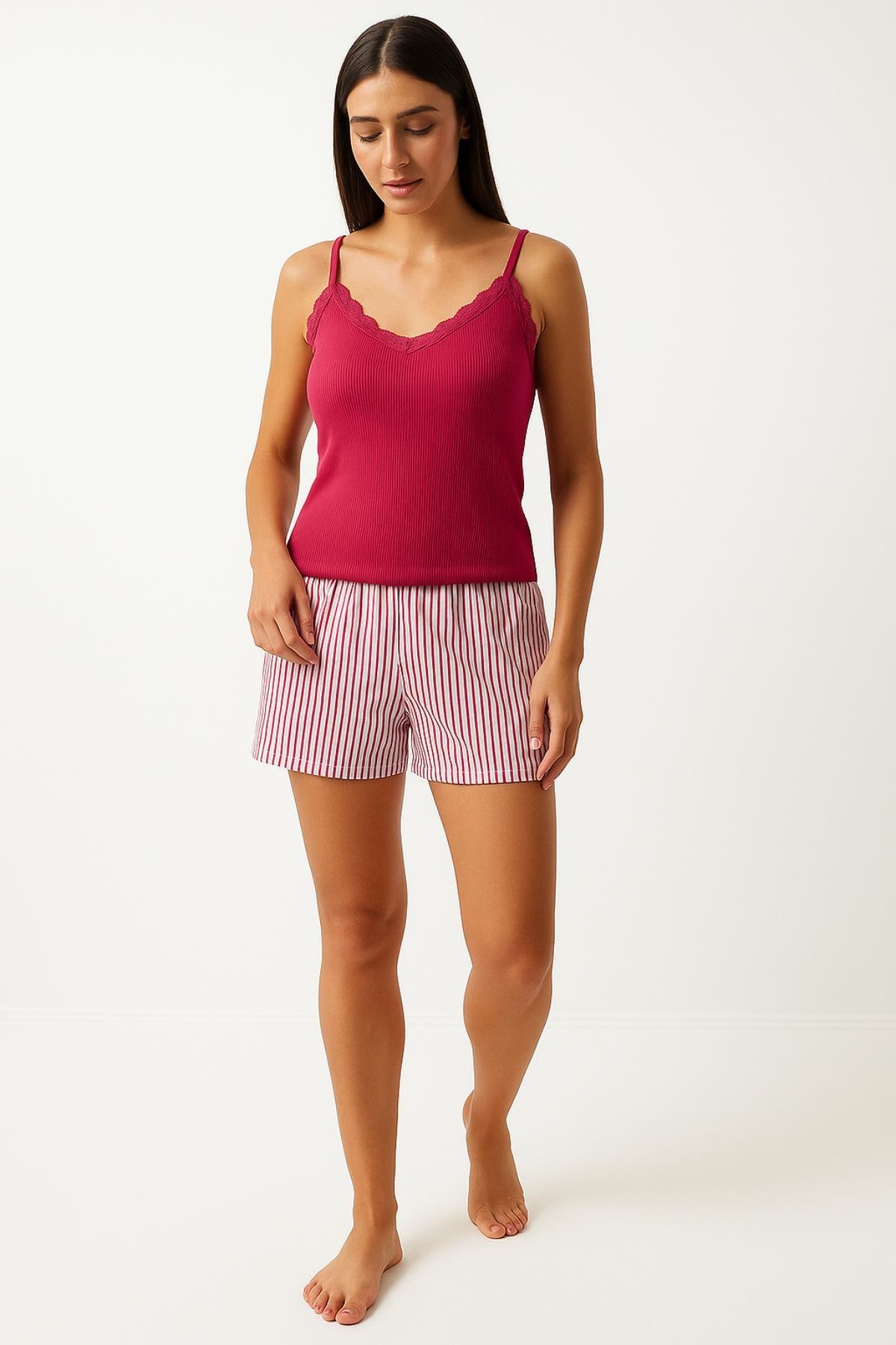 İp Askılı Dantel Detaylı Şortlu Pijama Takımı
