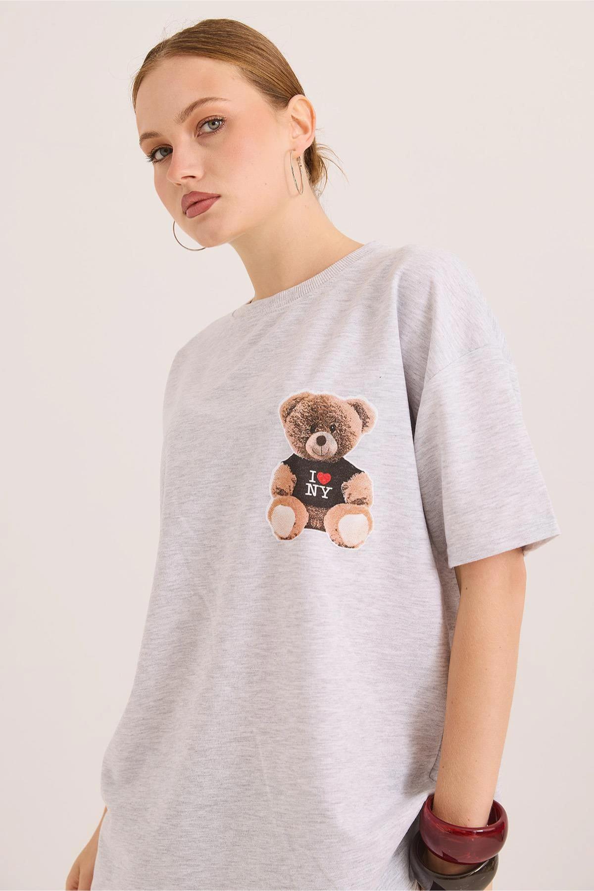 Önü ve Arkası Ayıcık Baskılı TshirtKADIN T-SHİRT