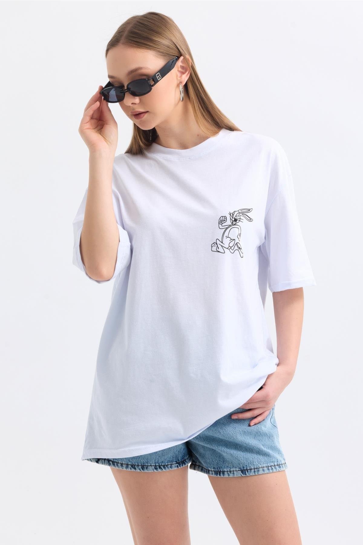Önü ve Sırtı Buggs Bunny Baskılı TshirtKADIN T-SHİRT