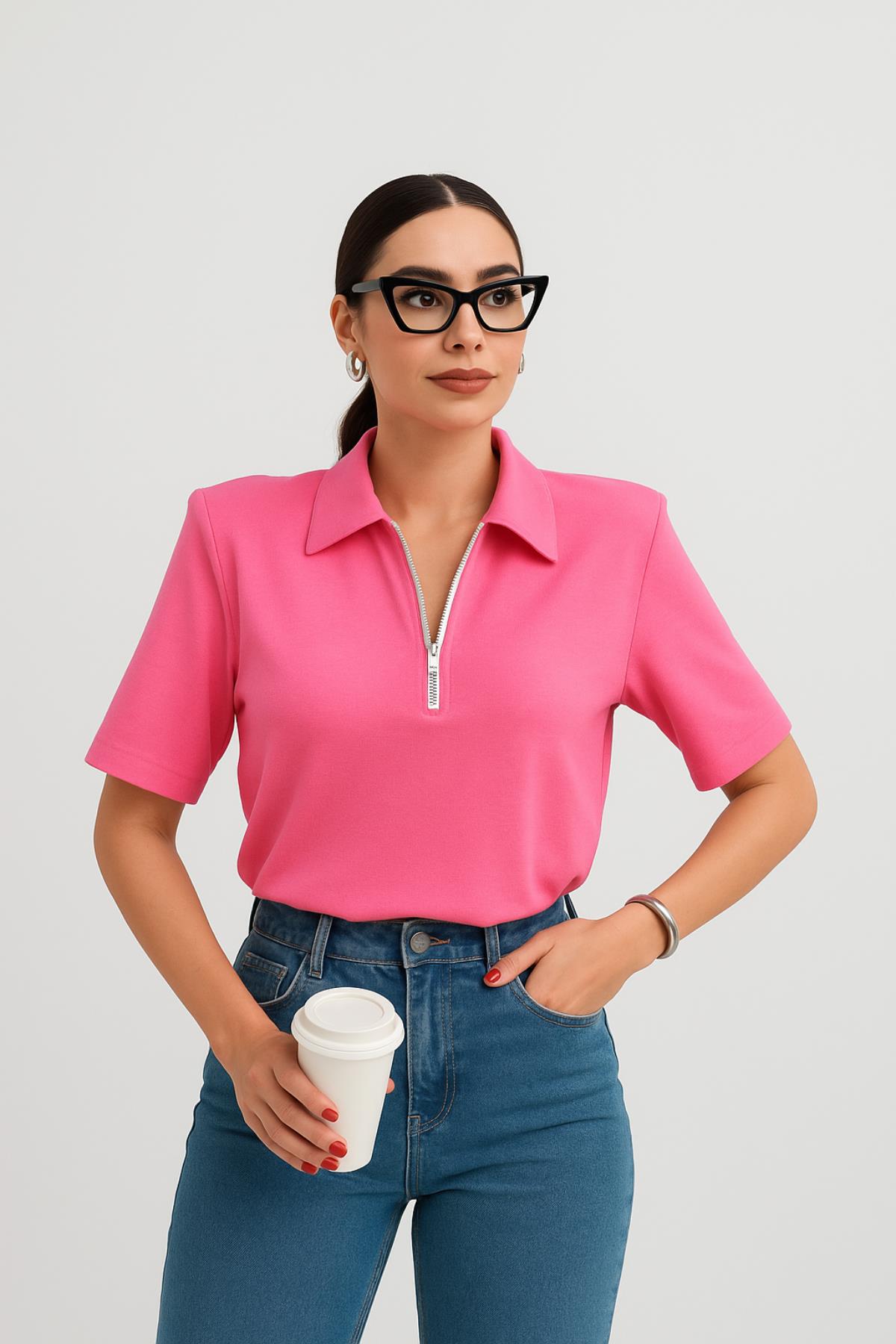 Polo Yaka Fermuarlı Vatkalı TshirtKADIN T-SHİRT