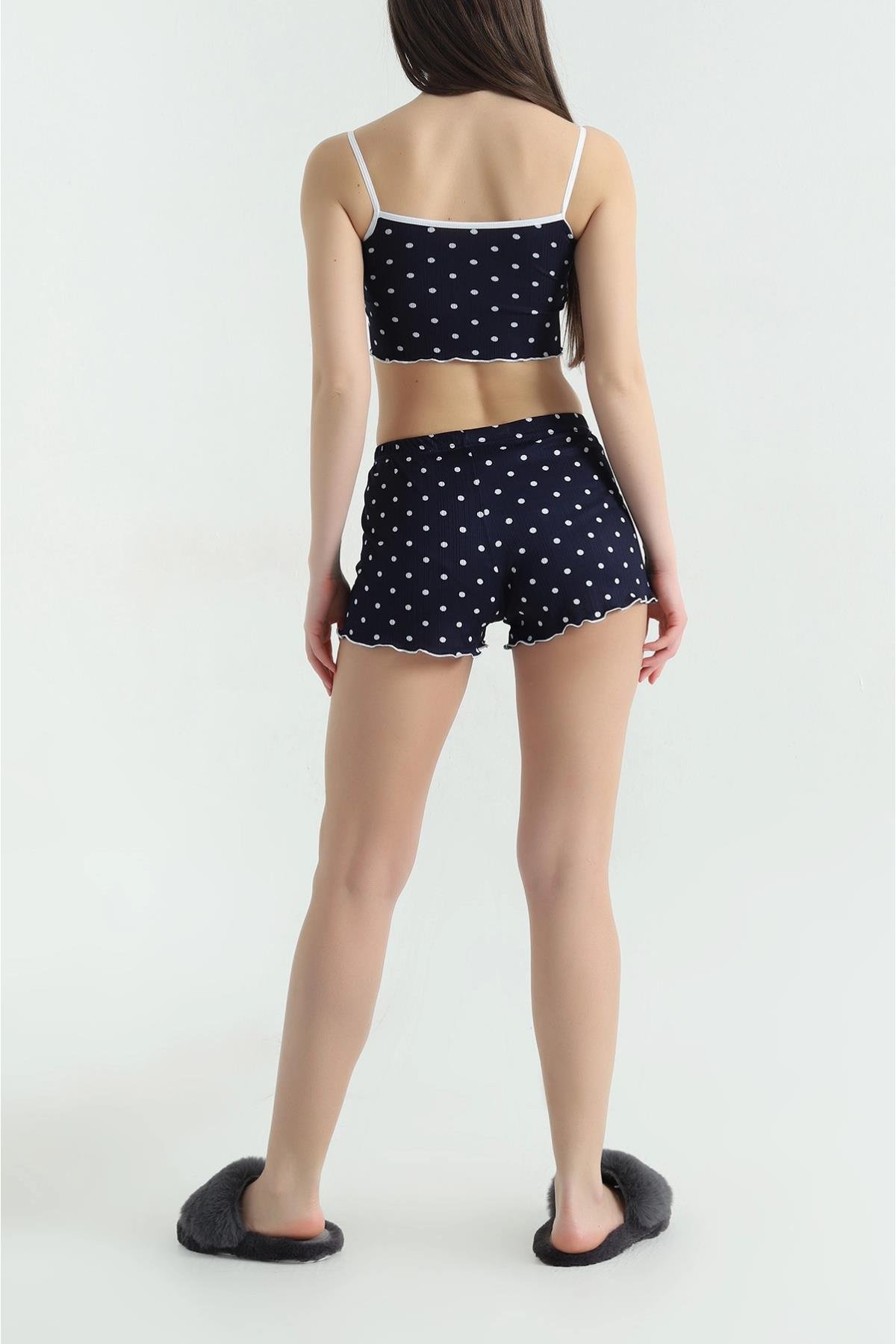 Puantiyeli Şortlu Pijama TakımıKADIN PİJAMA TAKIMI