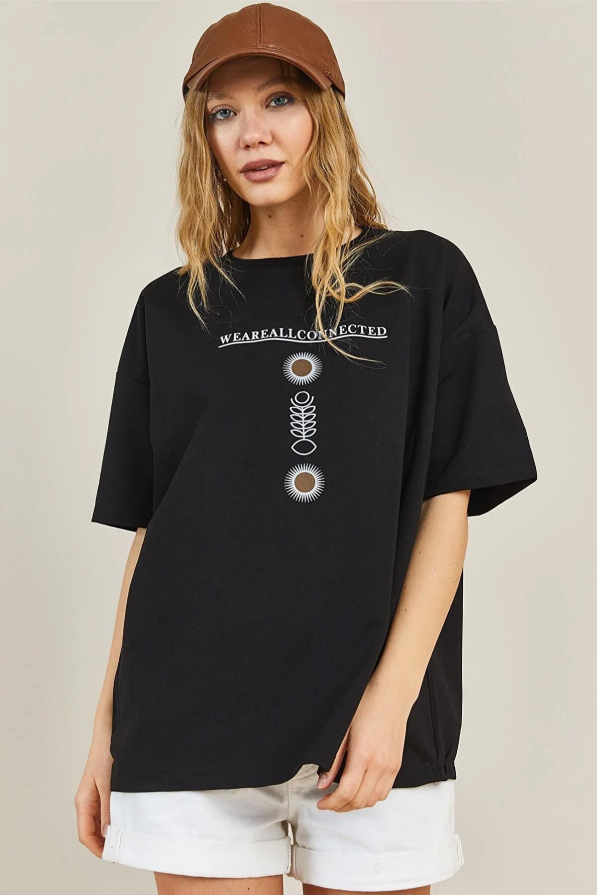Yazı Baskılı Bisiklet Yaka T-shirtKADIN T-SHİRT
