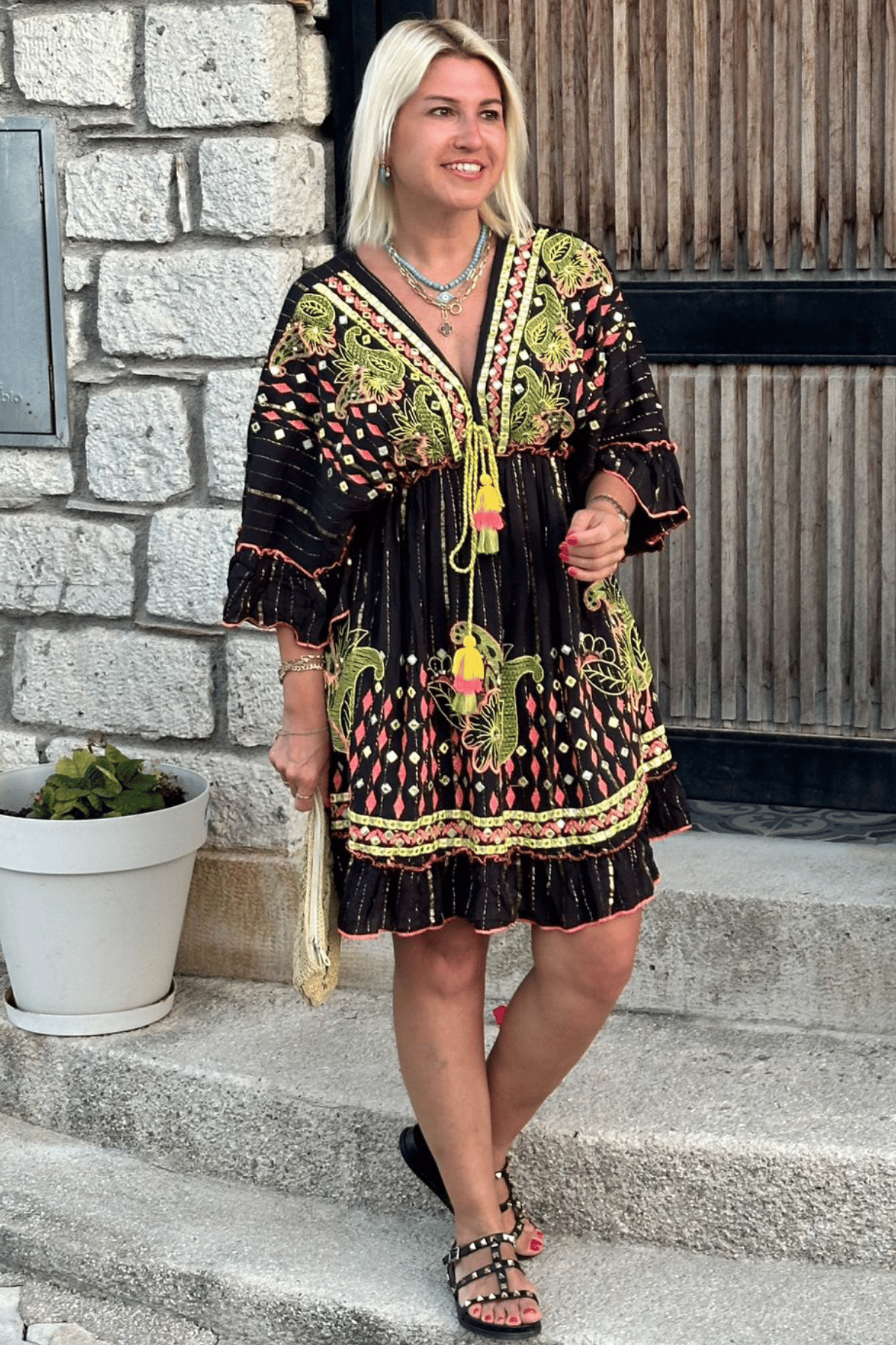 Siyah İthal Siyah Nakışlı Ponponlu ElbiseUK22321211220-SIYAH-STD