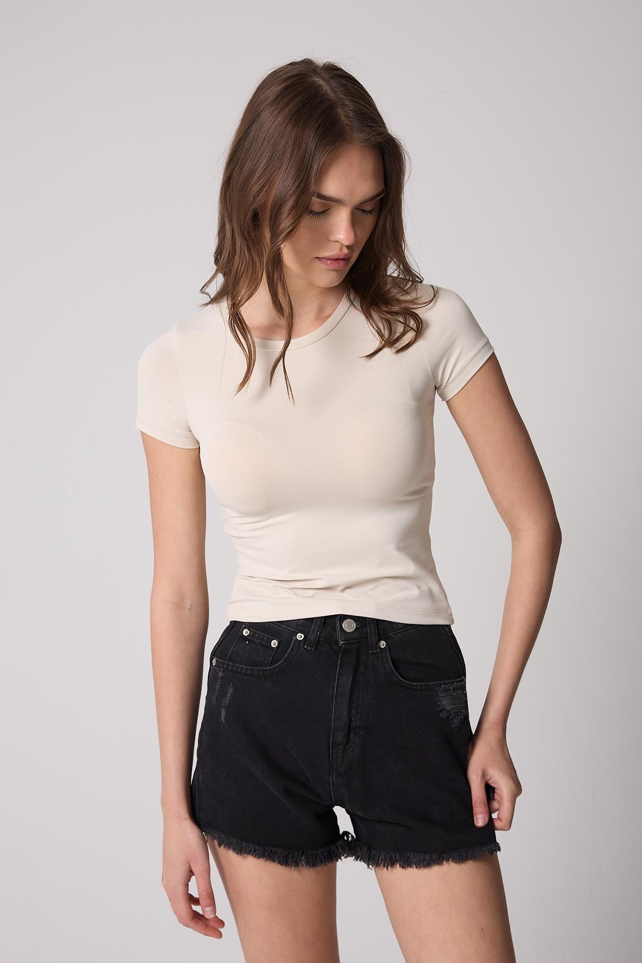 Kadın T-Shirt Likralı Slim Fit Kısa Kol Bisiklet Yaka Krem Rengi Basic - 2503