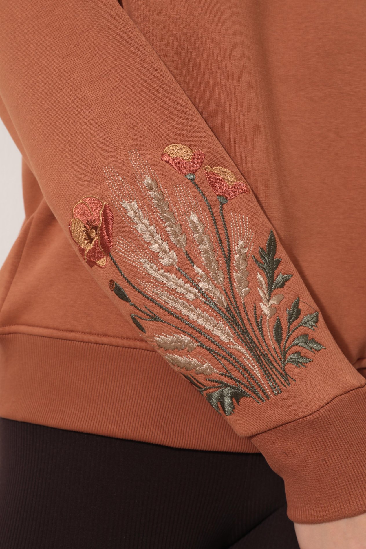 Kiremit Rengi Kolları Başak Nakışlı Kapüşonlu Sweatshirt - 2428