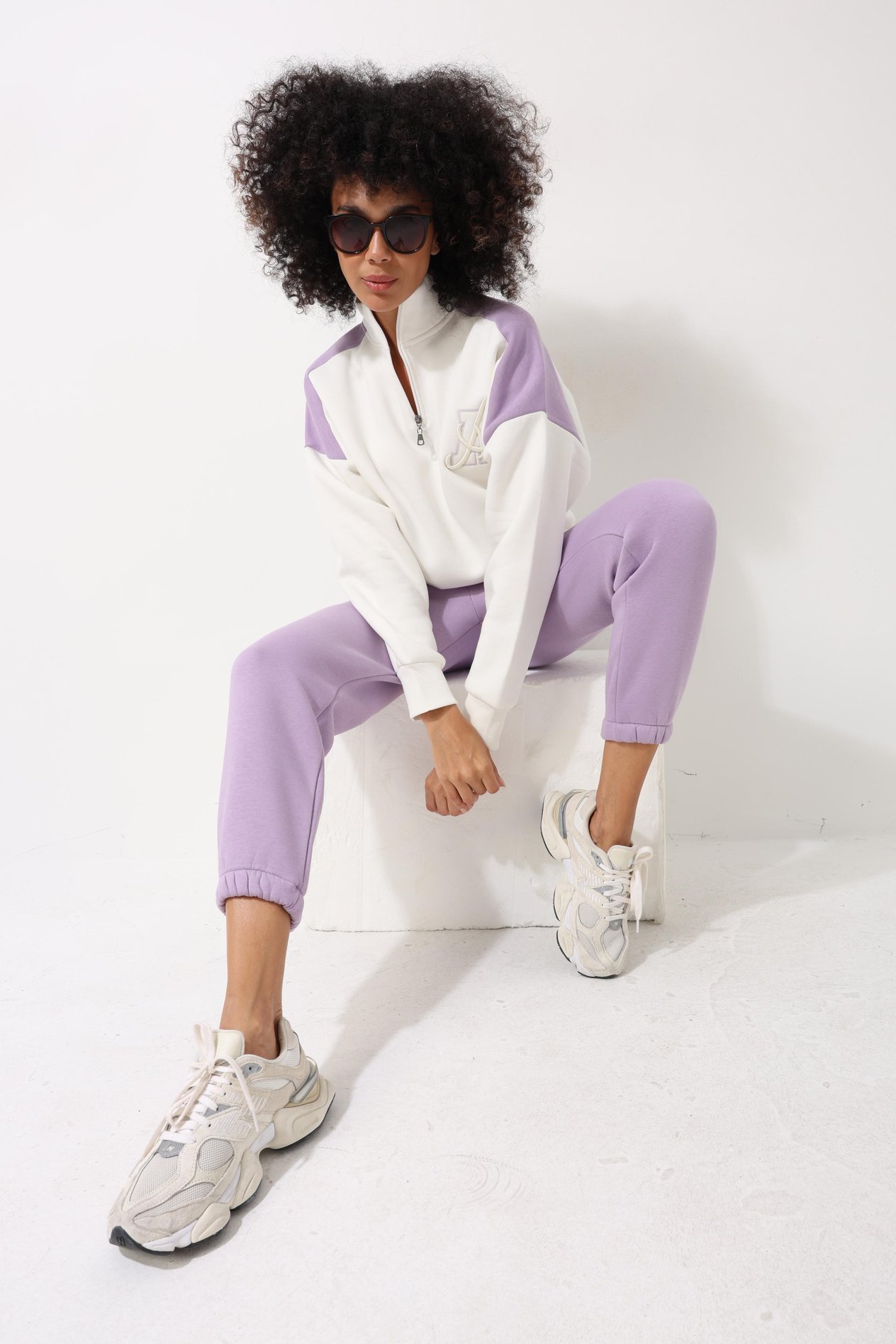 Lila Kadın Yarım Balıkçı Yaka Fermuarlı Blok Parçalı Nakış Detaylı Oversize Sweatshirt - 2451