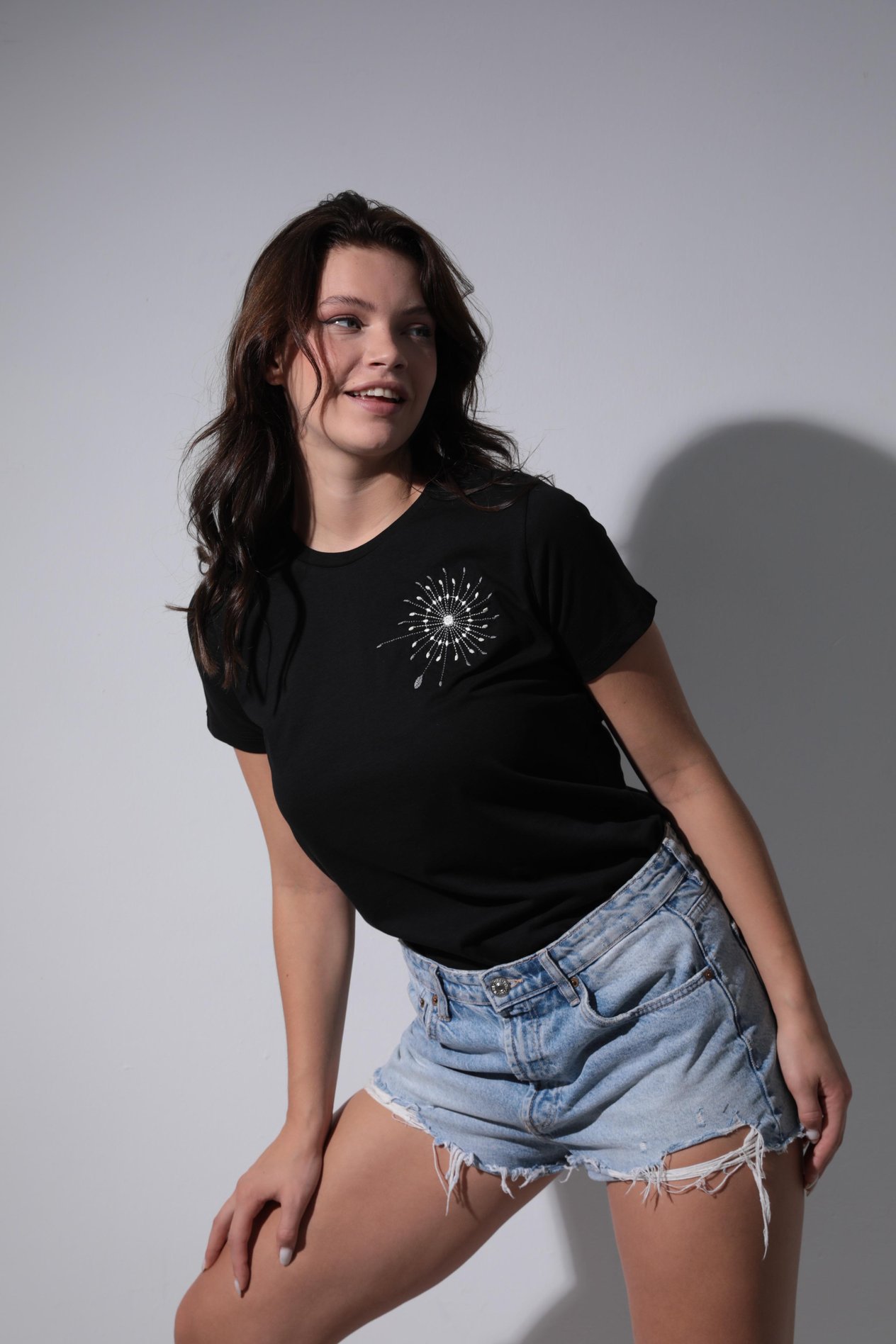 Omzu Nakışlı Bisiklet Yaka Kısa Kollu Kadın T-shirt- 2419