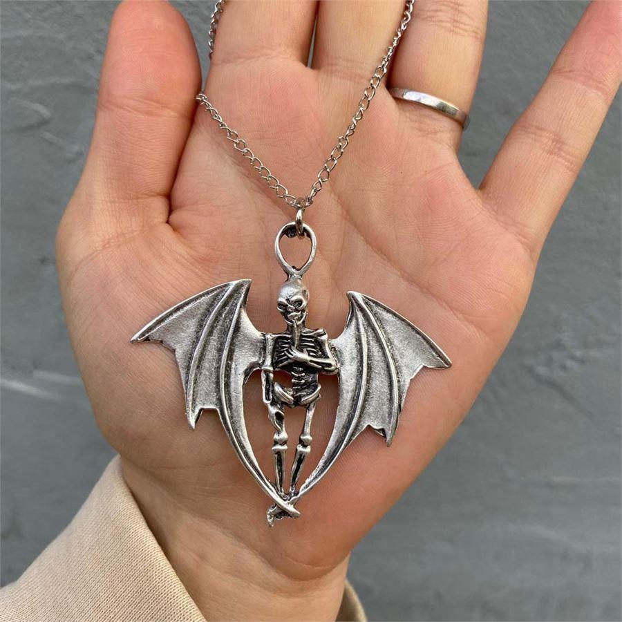 Bat Wings Skeleton Kolye 