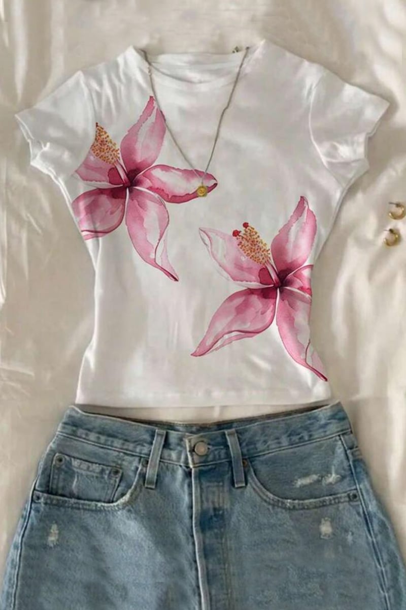 Beyaz Lily Flower Kısa Kollu Crop