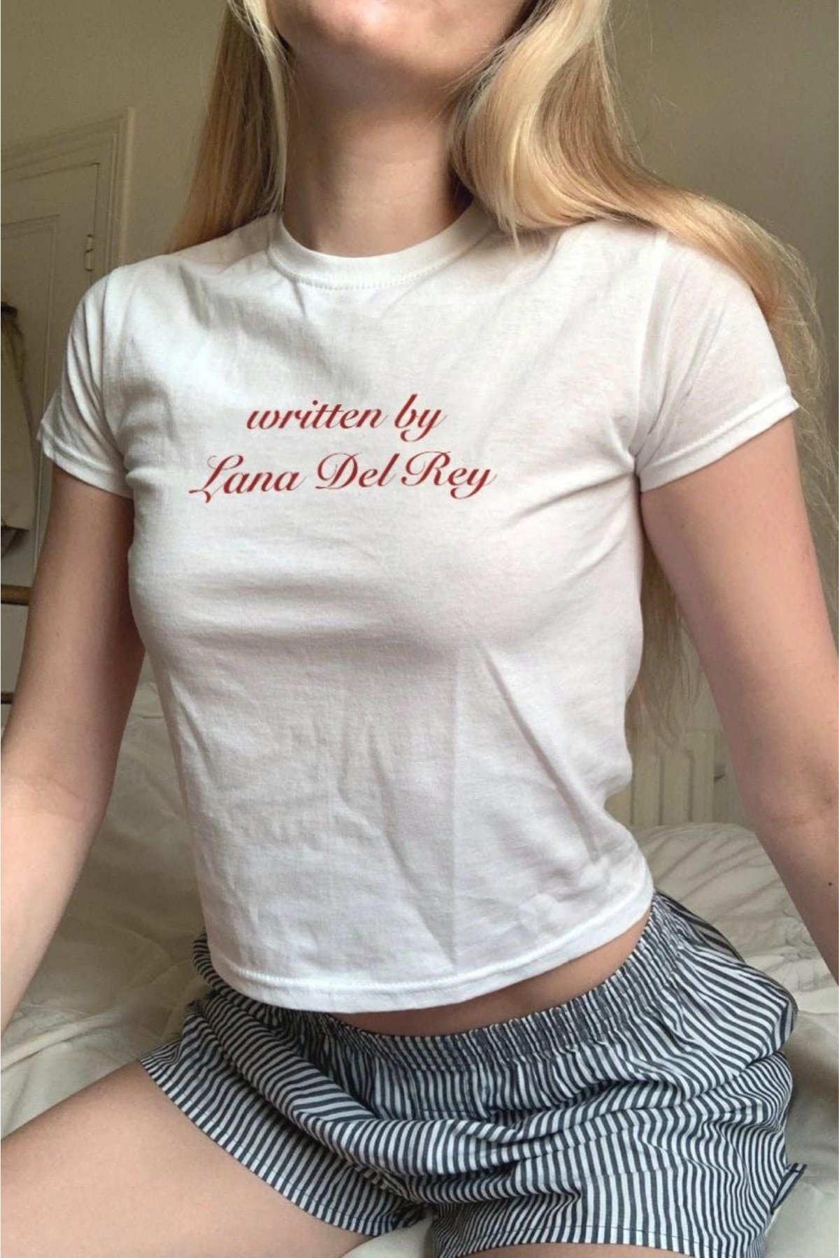 Beyaz Written By Lana Del Rey Kısa Kollu Crop