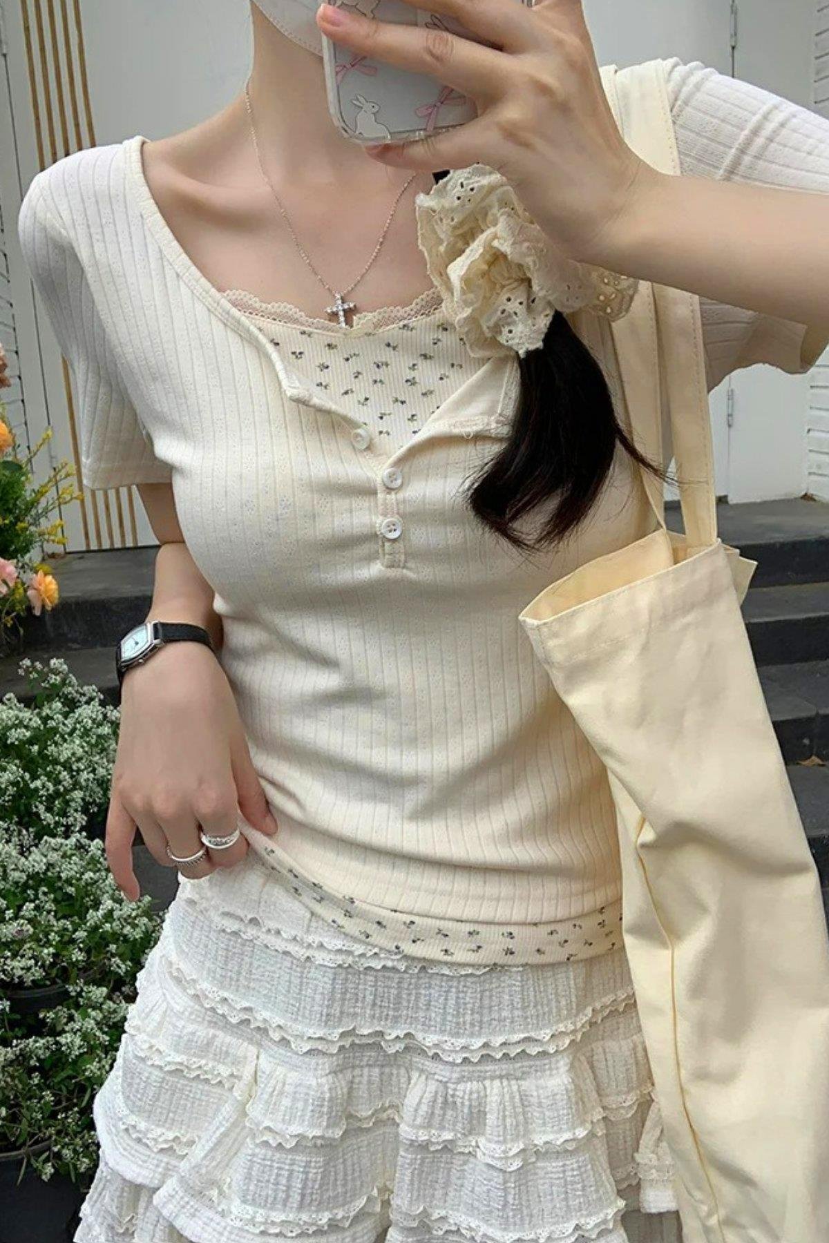 Ekru Düğmeli Ek Parçalı Kısa Kollu Crop