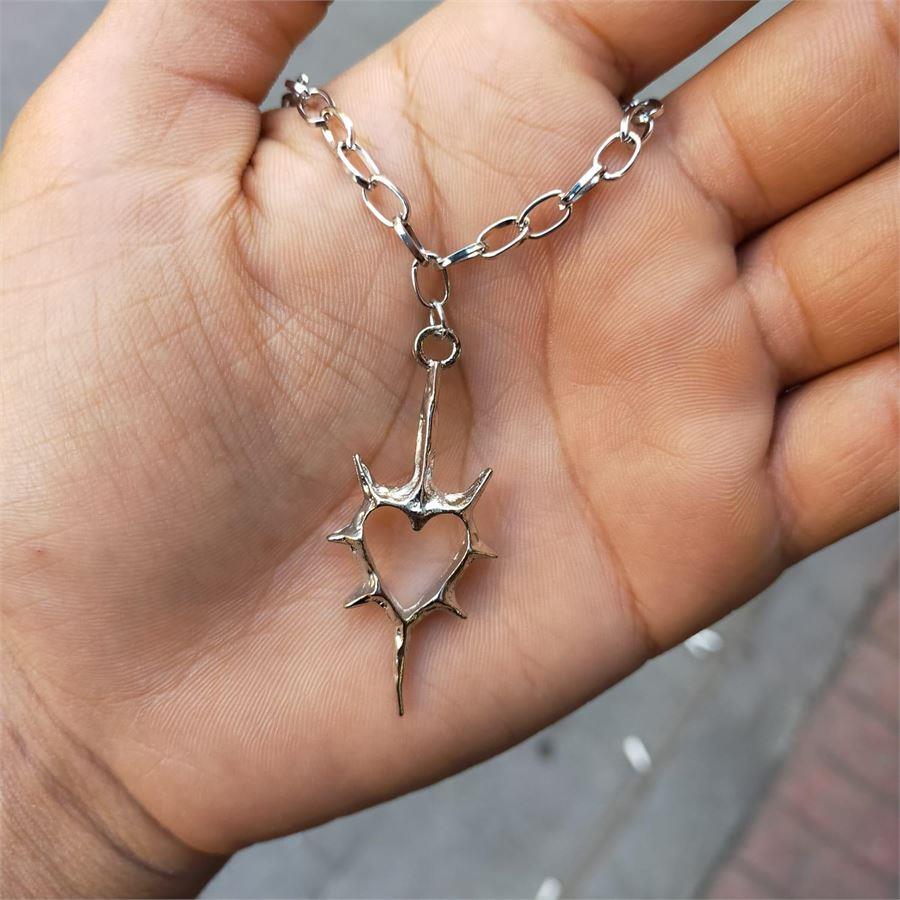 Gothic Thorny Heart Silver Kolye