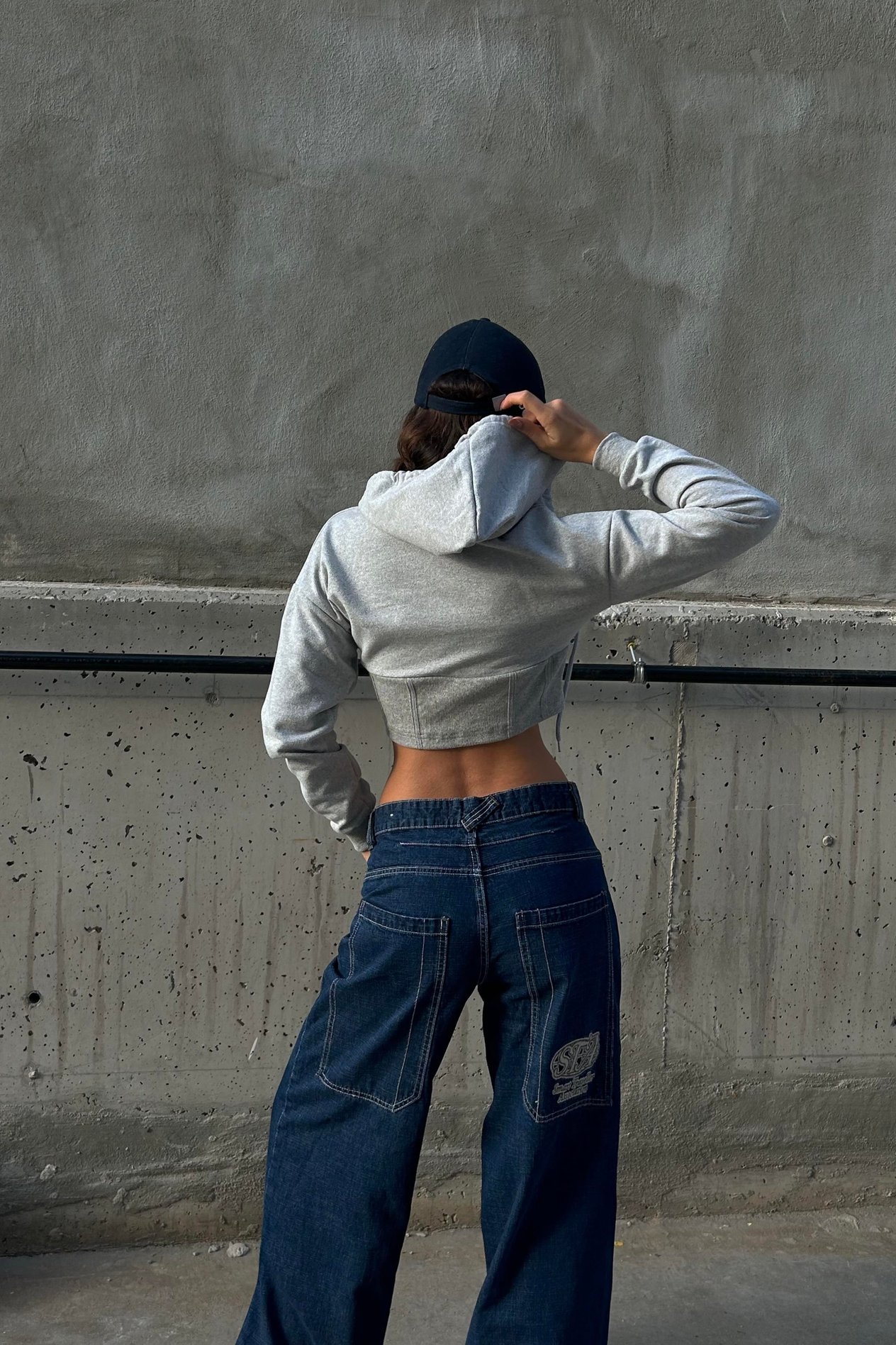 Gri Melanj Şeritli Crop Top Fermuarlı Kapüşonlu Sweatshirt