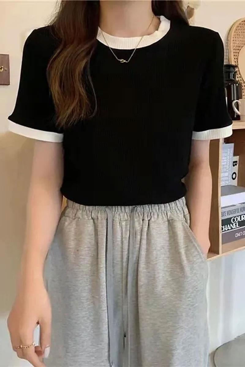 Siyah Beyaz Detaylı Kısa Kollu Crop