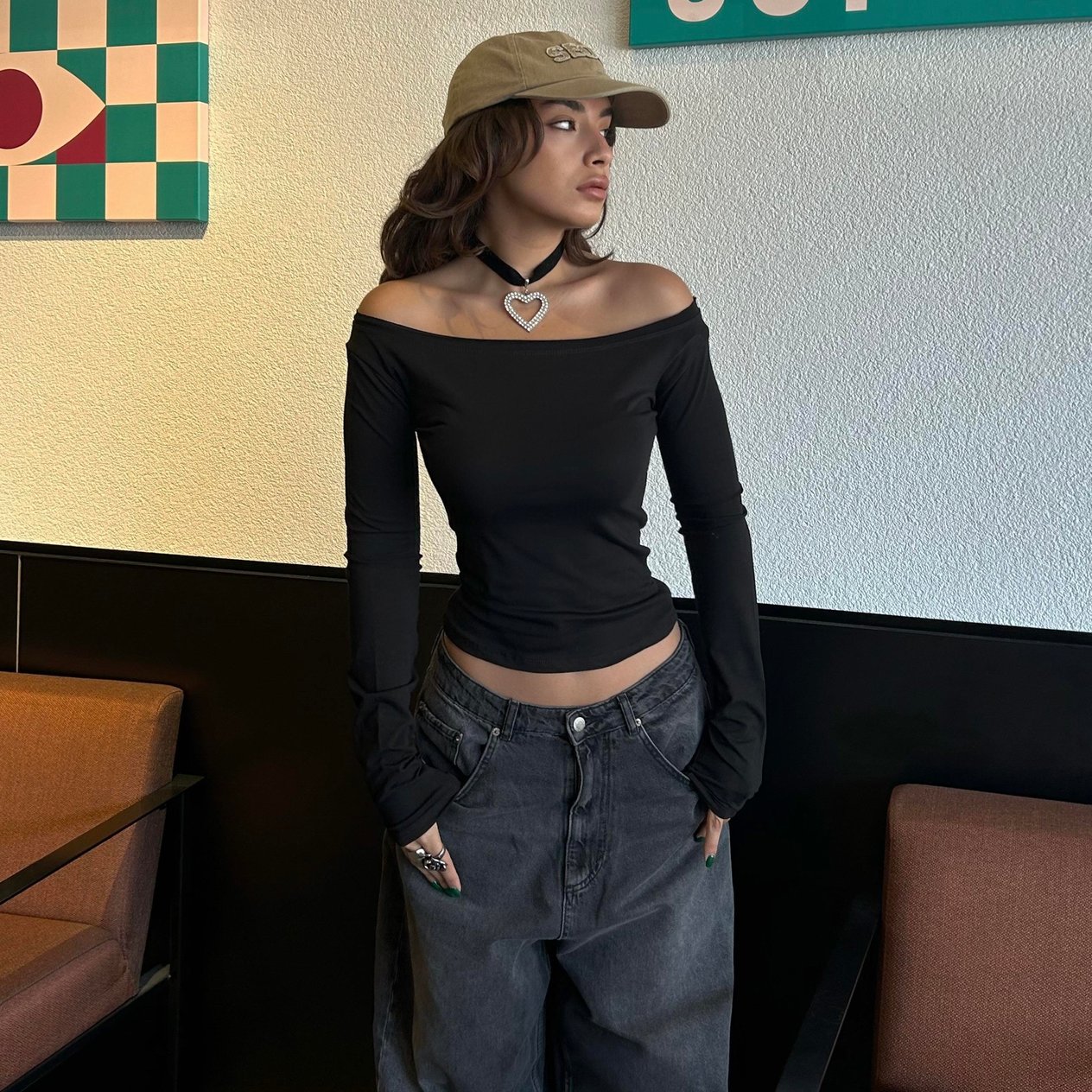 Siyah Madonna Yaka  Uzun Kollu Crop Bluz