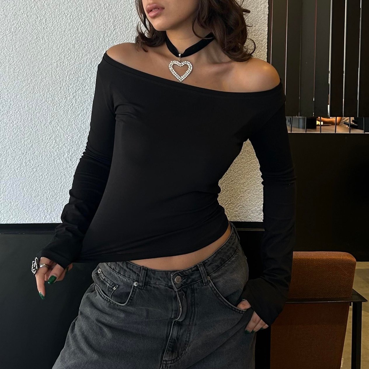 Siyah Madonna Yaka  Uzun Kollu Crop Bluz