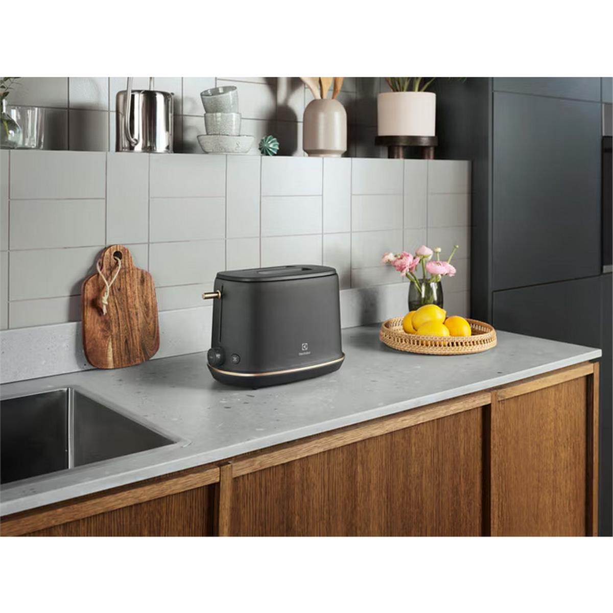 Electrolux Siyah Explore 7 E7T1-6BP Ekmek Kızartma Makinesi (ELX.910003578)