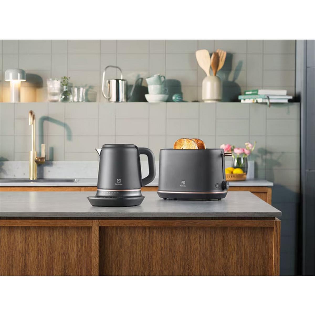 Electrolux Siyah Explore 7 E7T1-6BP Ekmek Kızartma Makinesi (ELX.910003578)
