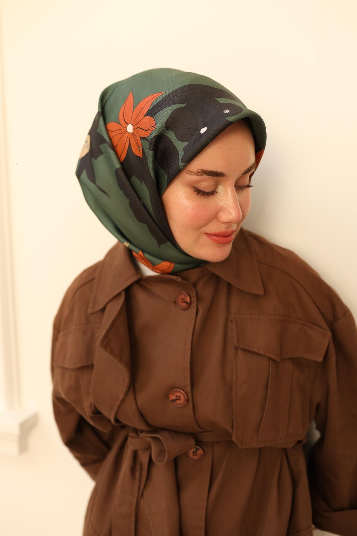 Silk Home Yeşil Çiçek Desenli Tivil İpek Eşarp-11441-22-KVS0424