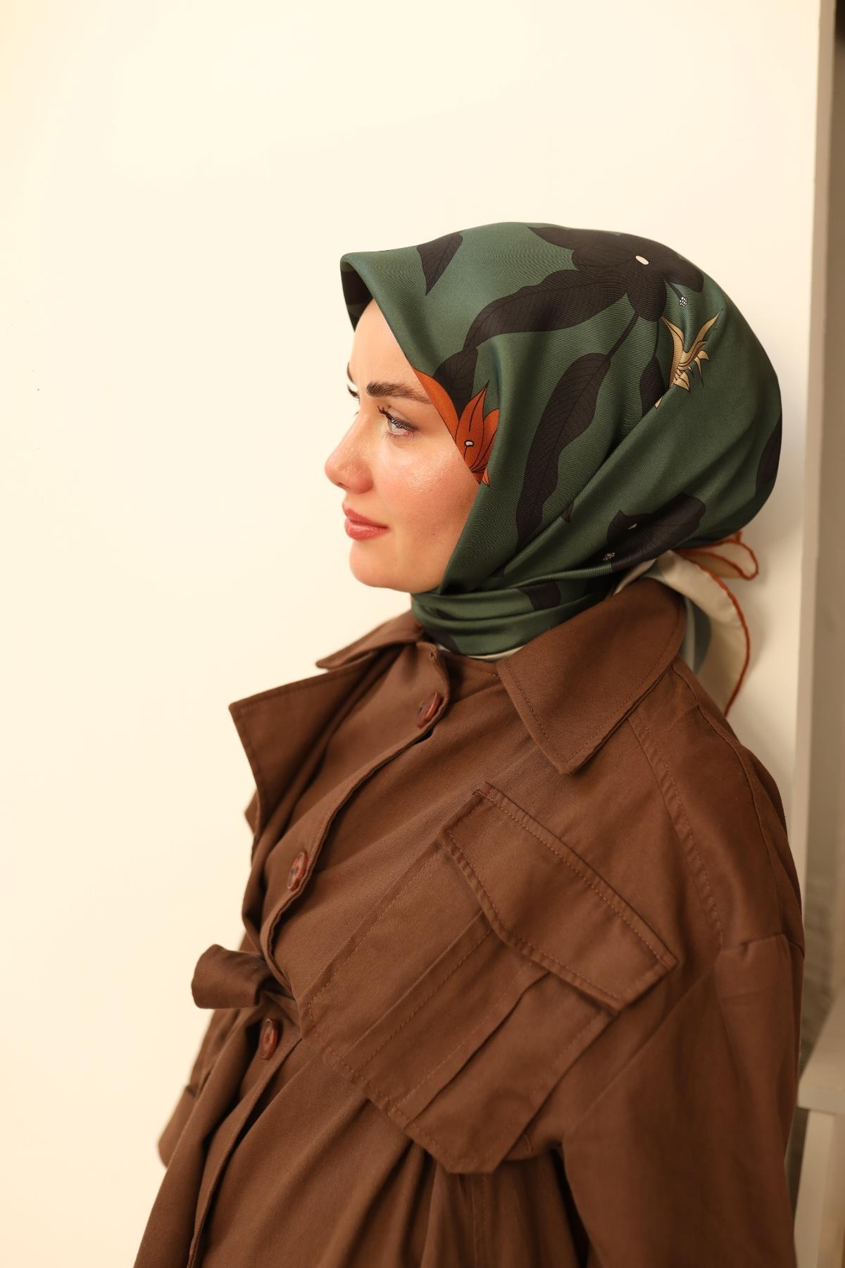 Silk Home Yeşil Çiçek Desenli Tivil İpek Eşarp-11441-22-KVS0424