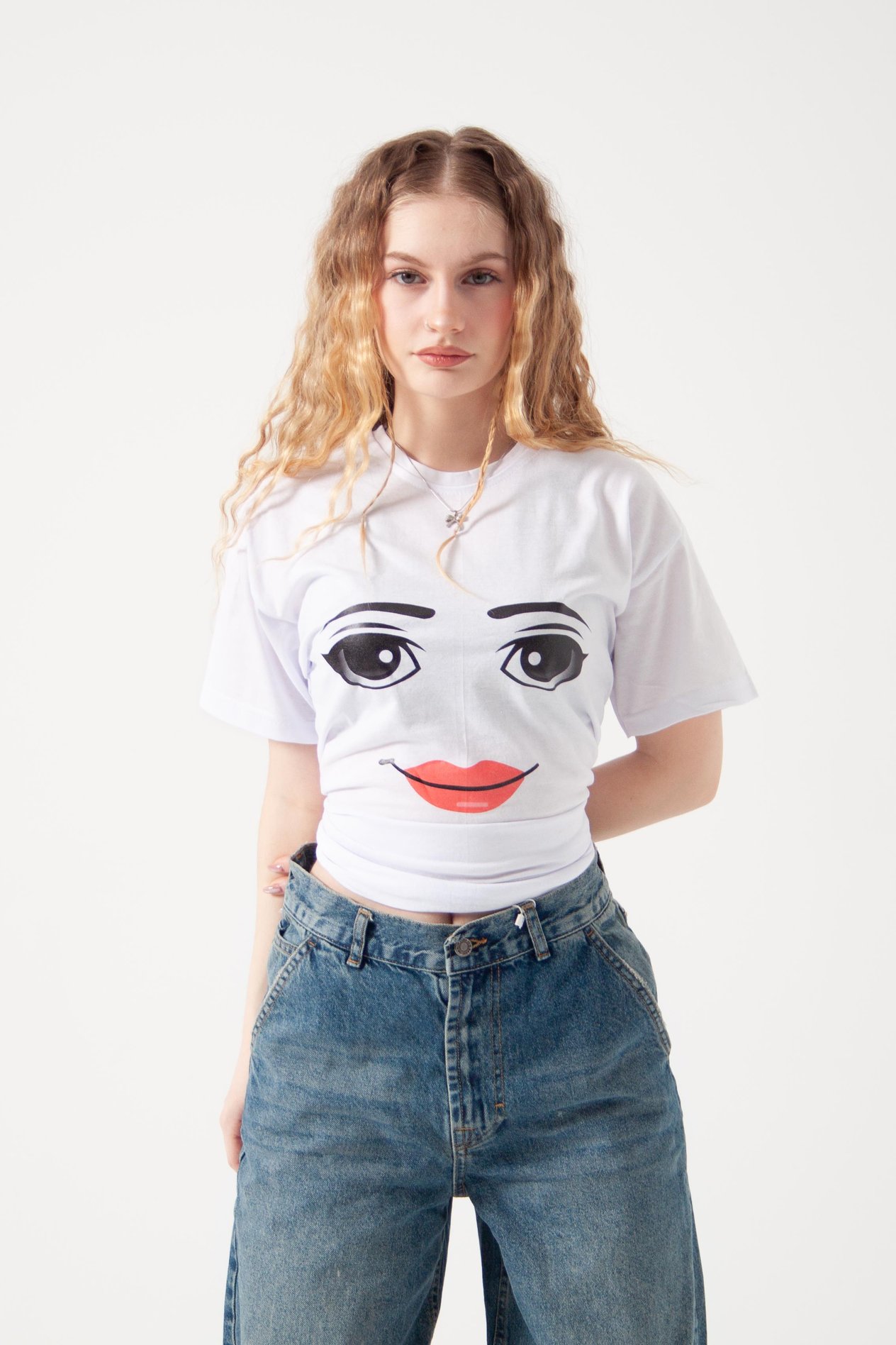 Beyaz Roblox Yüz Regular Fit Tişört
