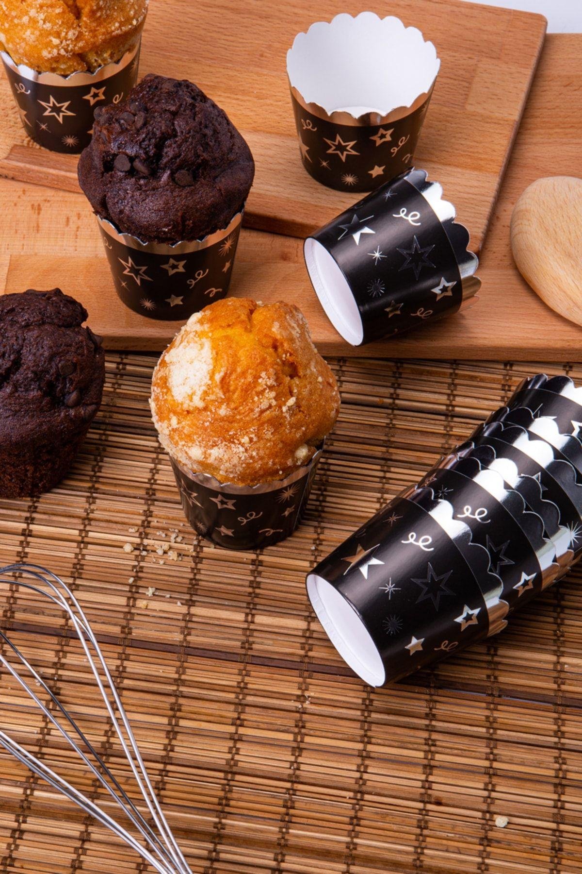 Gümüş Yaldızlı Siyah 12'li Kek Kalıbı Yıldız Konfeti Detaylı Fırında Dağılmayan 6.5x5 Cm Muffin