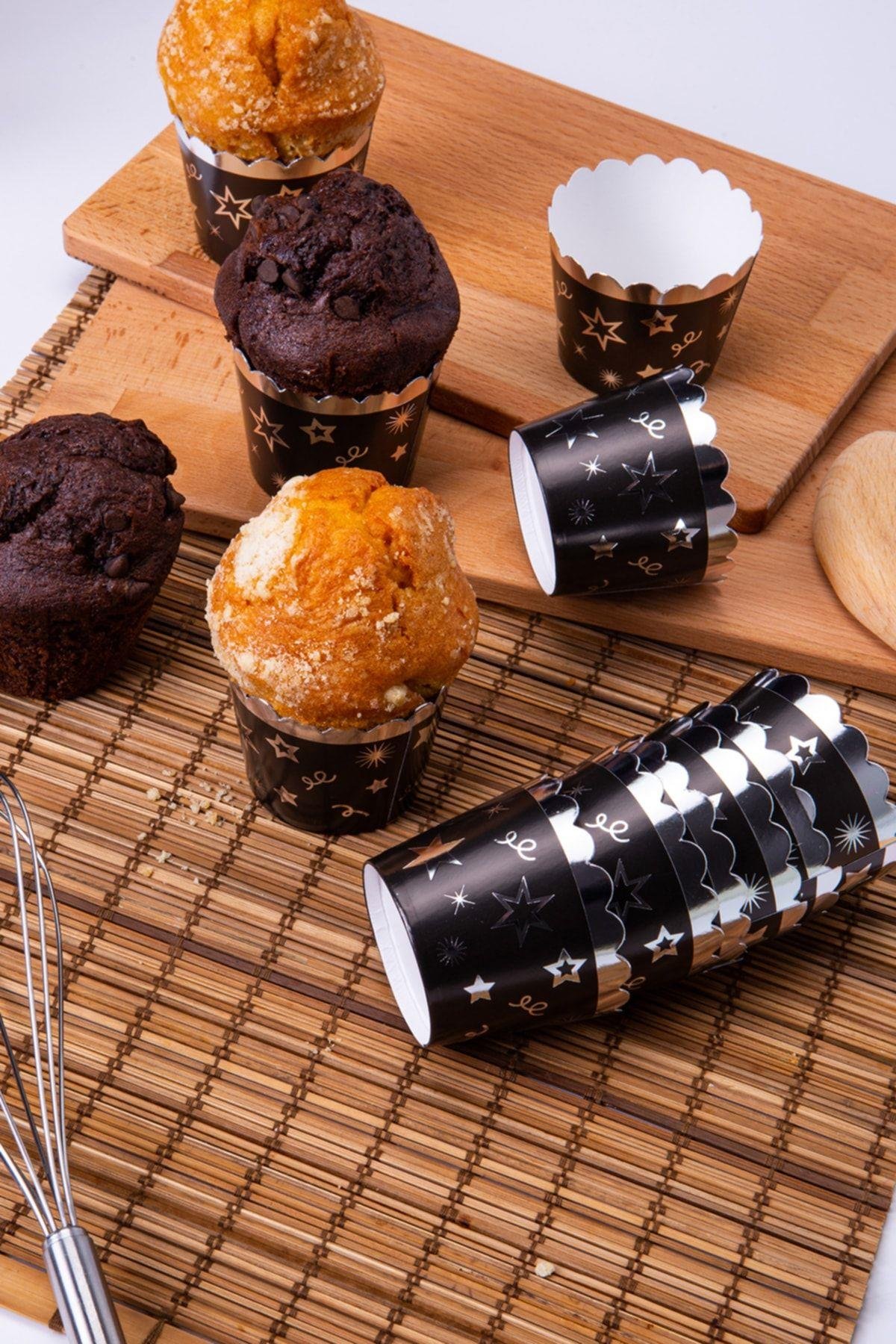 Gümüş Yaldızlı Siyah 12'li Kek Kalıbı Yıldız Konfeti Detaylı Fırında Dağılmayan 6.5x5 Cm Muffin
