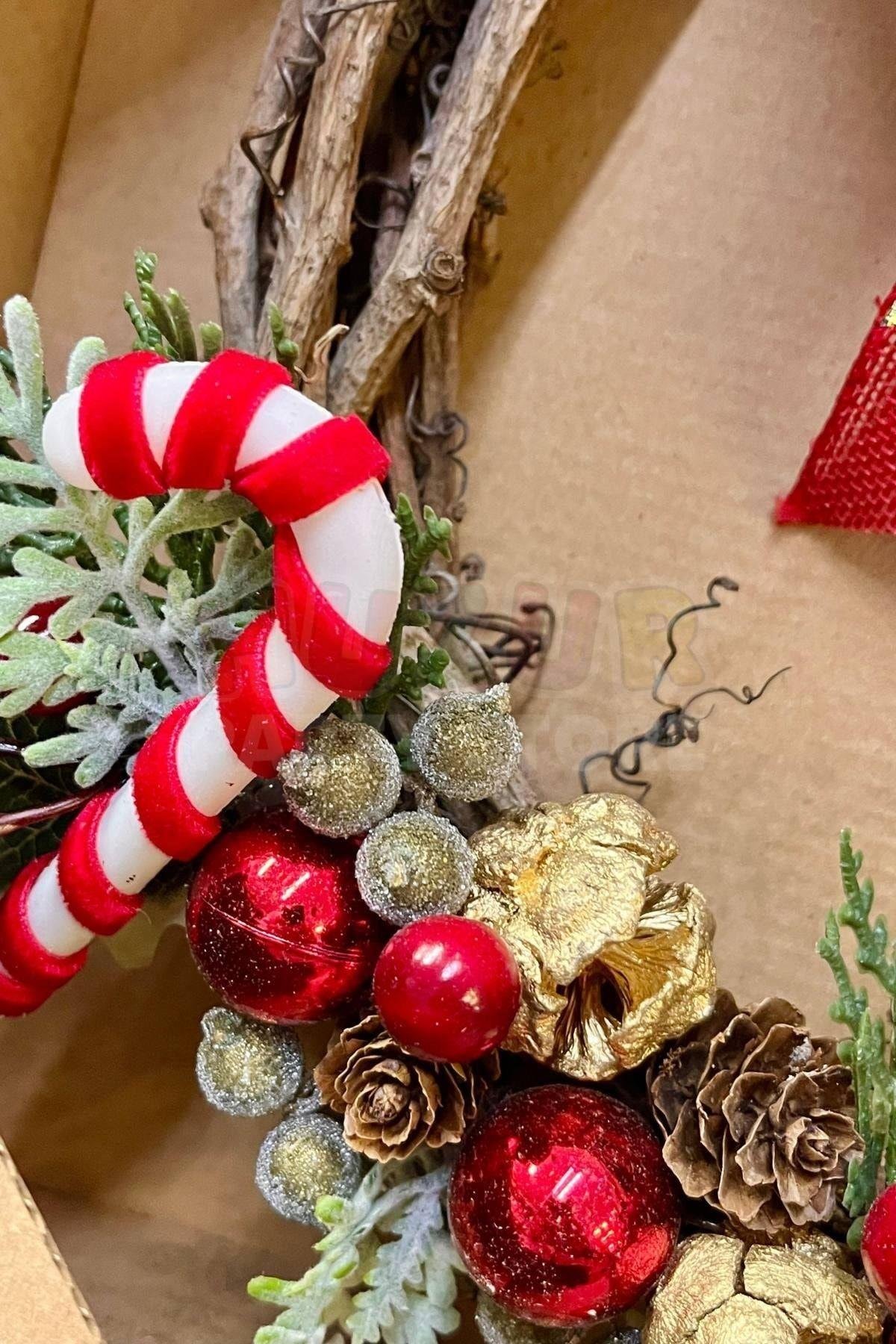 Yılbaşı Kapı Süsü 33x36 Cm Yeni Yıl Karşılama Dekoru Christmas Çelengi Kapı Çiçeği Dekoratif Fiyonk