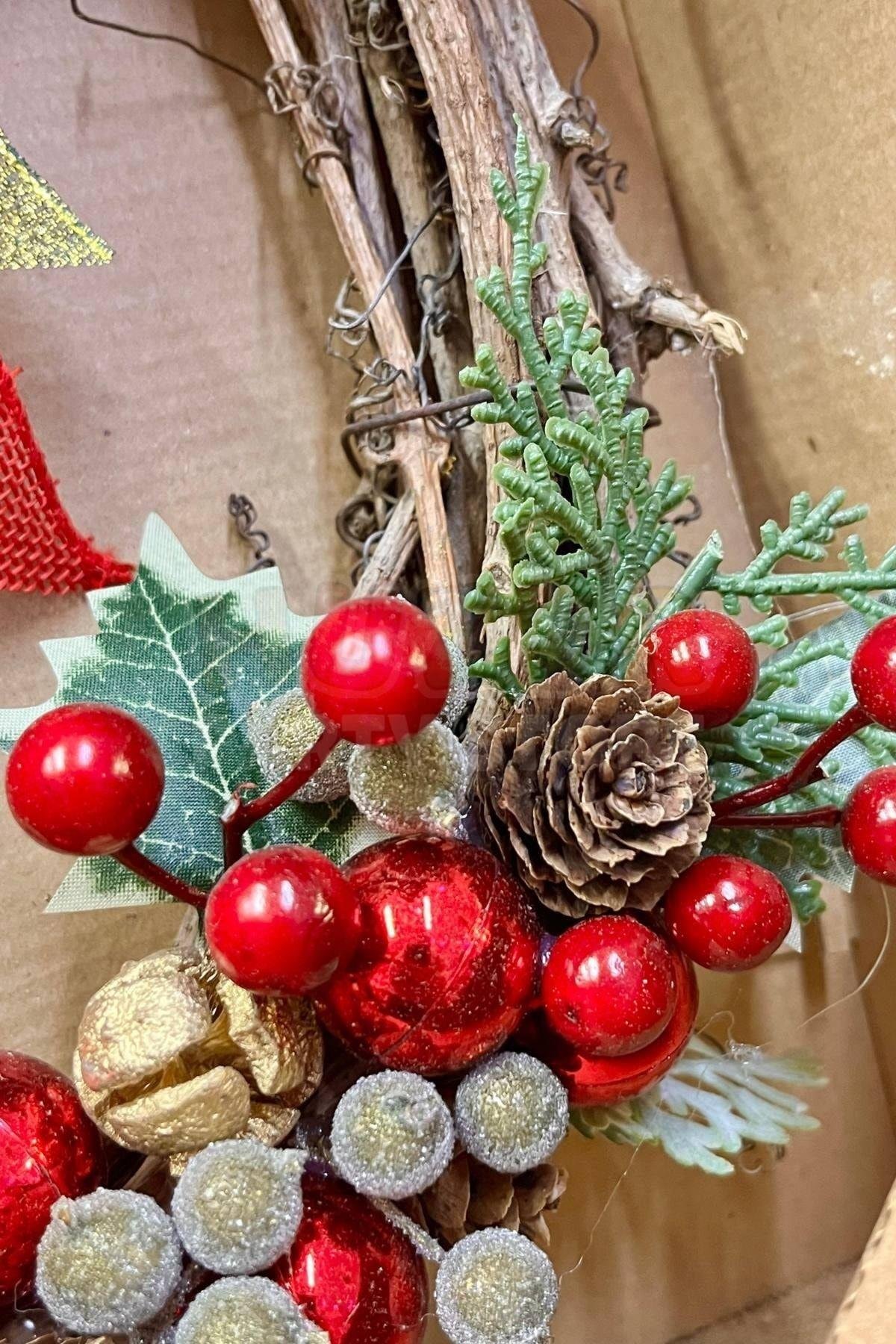 Yılbaşı Kapı Süsü 33x36 Cm Yeni Yıl Karşılama Dekoru Christmas Çelengi Kapı Çiçeği Dekoratif Fiyonk