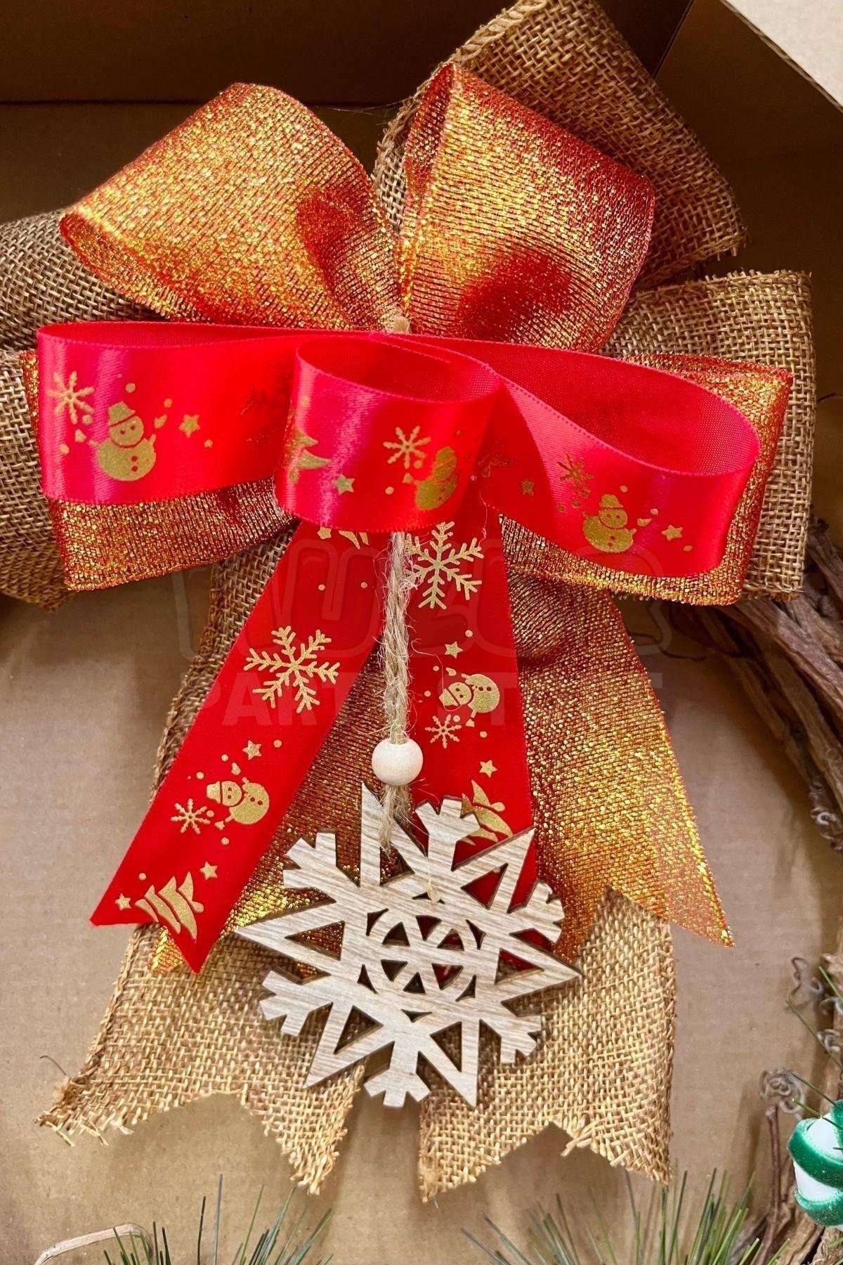 Yılbaşı Kapı Süsü 33x36 Cm Yeni Yıl Karşılama Dekoru Christmas Çelengi Kapı Çiçeği Dekoratif Fiyonk