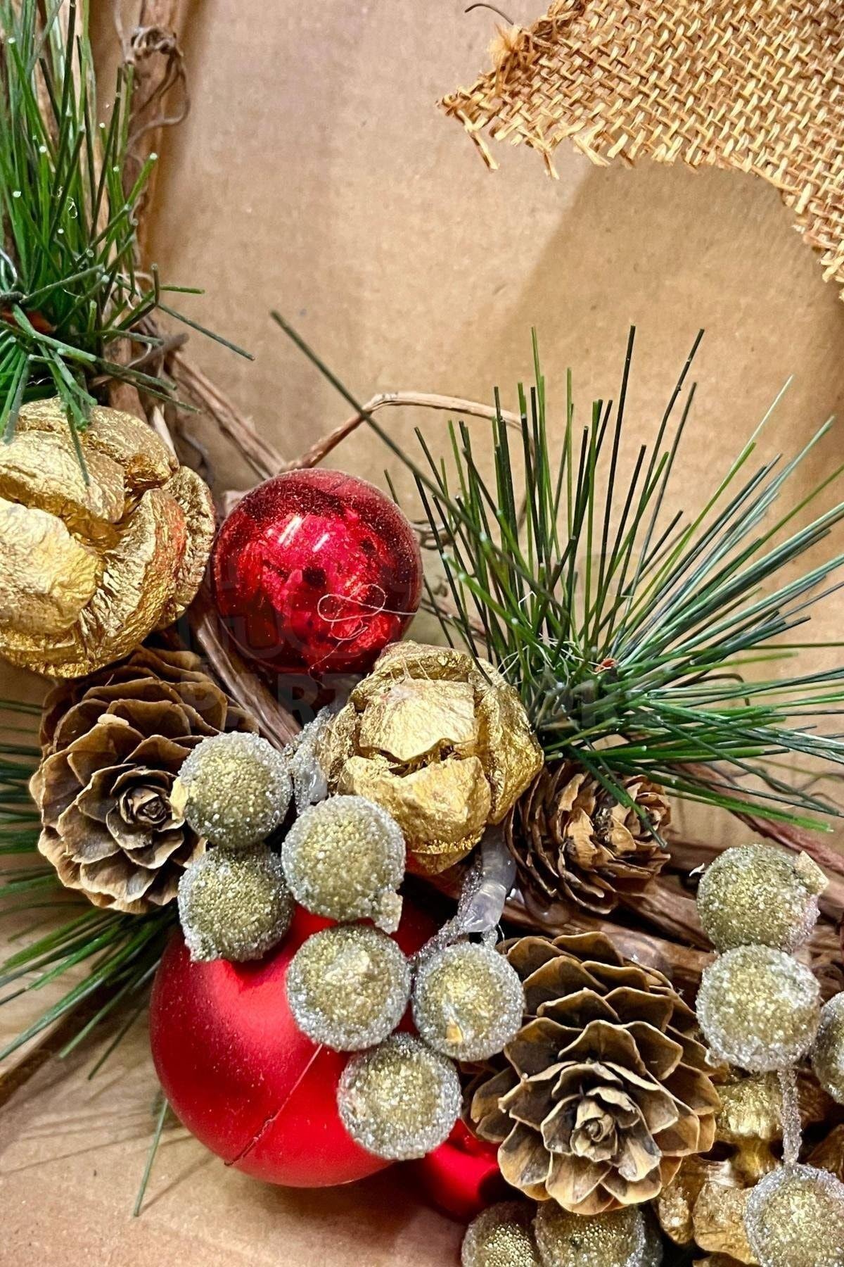 Yılbaşı Kapı Süsü 33x36 Cm Yeni Yıl Karşılama Dekoru Christmas Çelengi Kapı Çiçeği Dekoratif Fiyonk